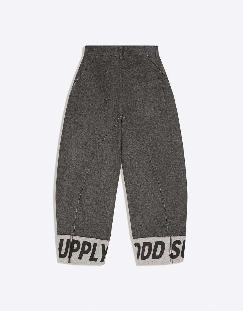 Barrel broek met print aan de onderkant-Donkergrijs