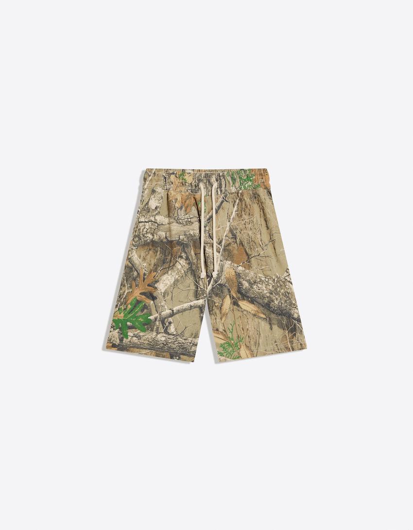 Printed boxy fit Bermuda shorts-Sand
