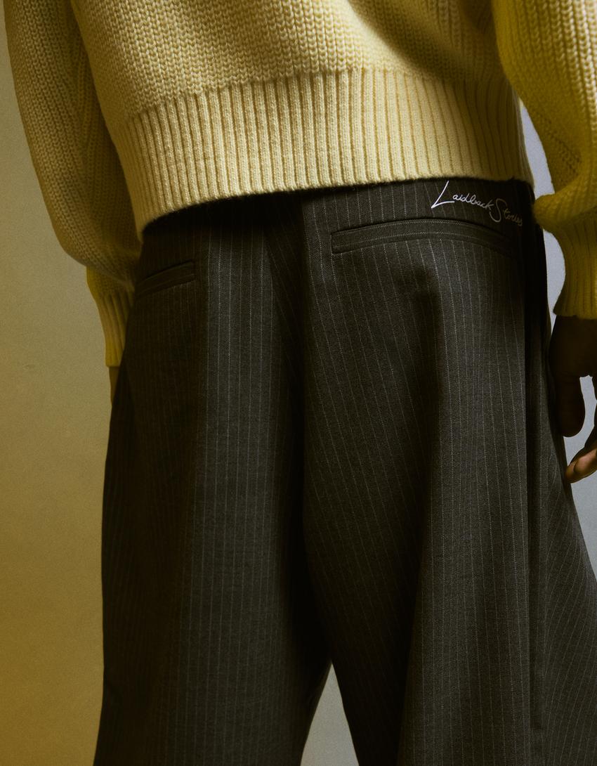 Superbaggy-Hose mit Nadelstreifen-Grau