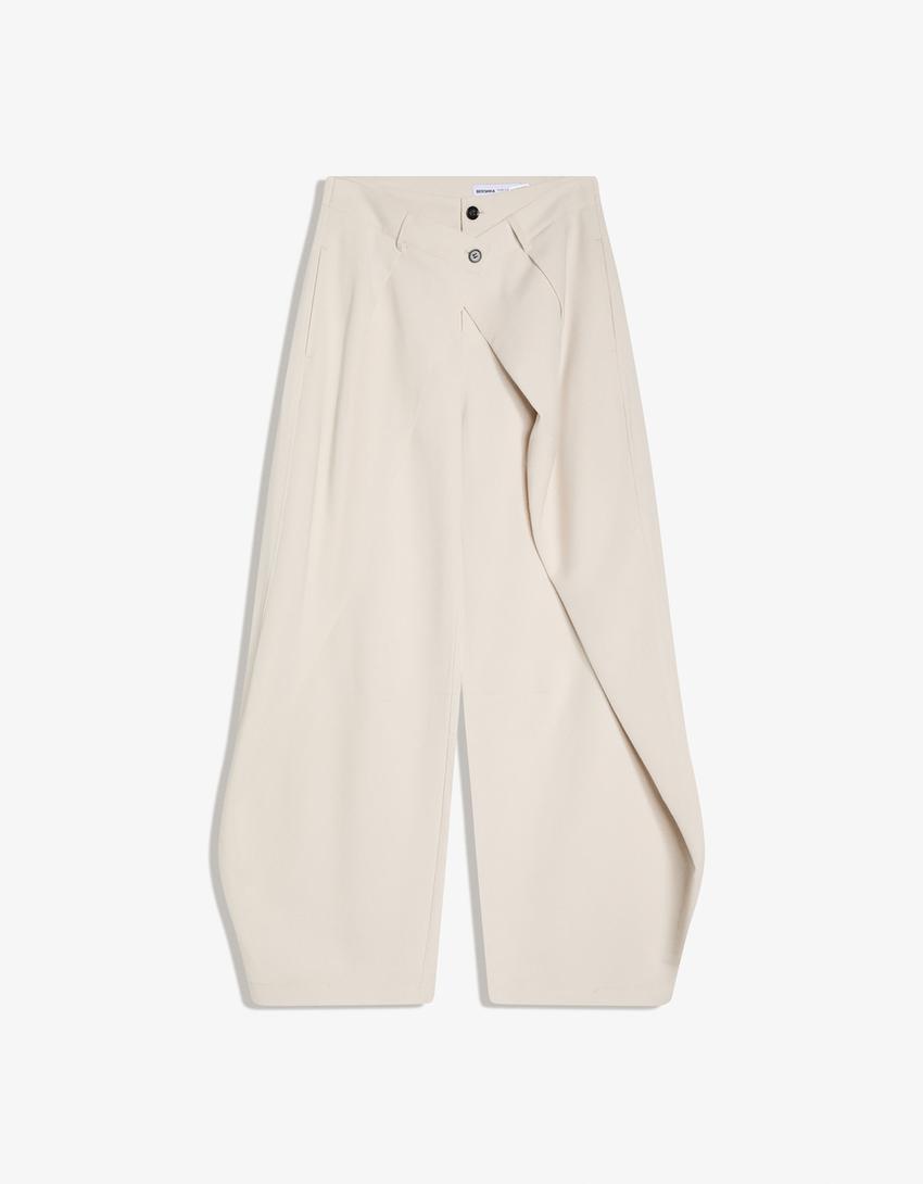 Barrel trousers with pleats-Cream