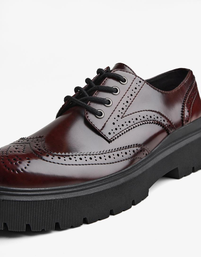 Chaussures de ville perforées-Grenat