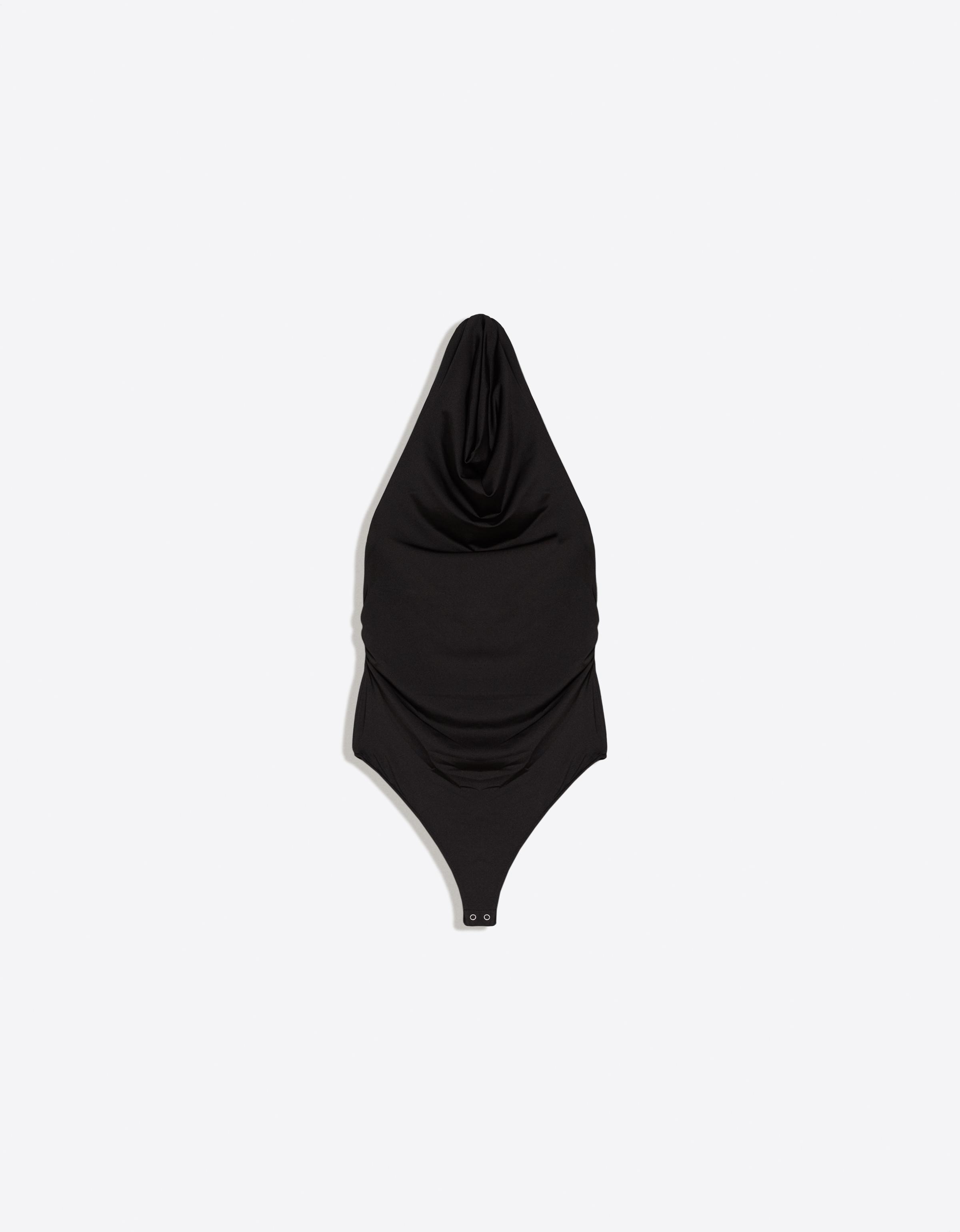 Halter body