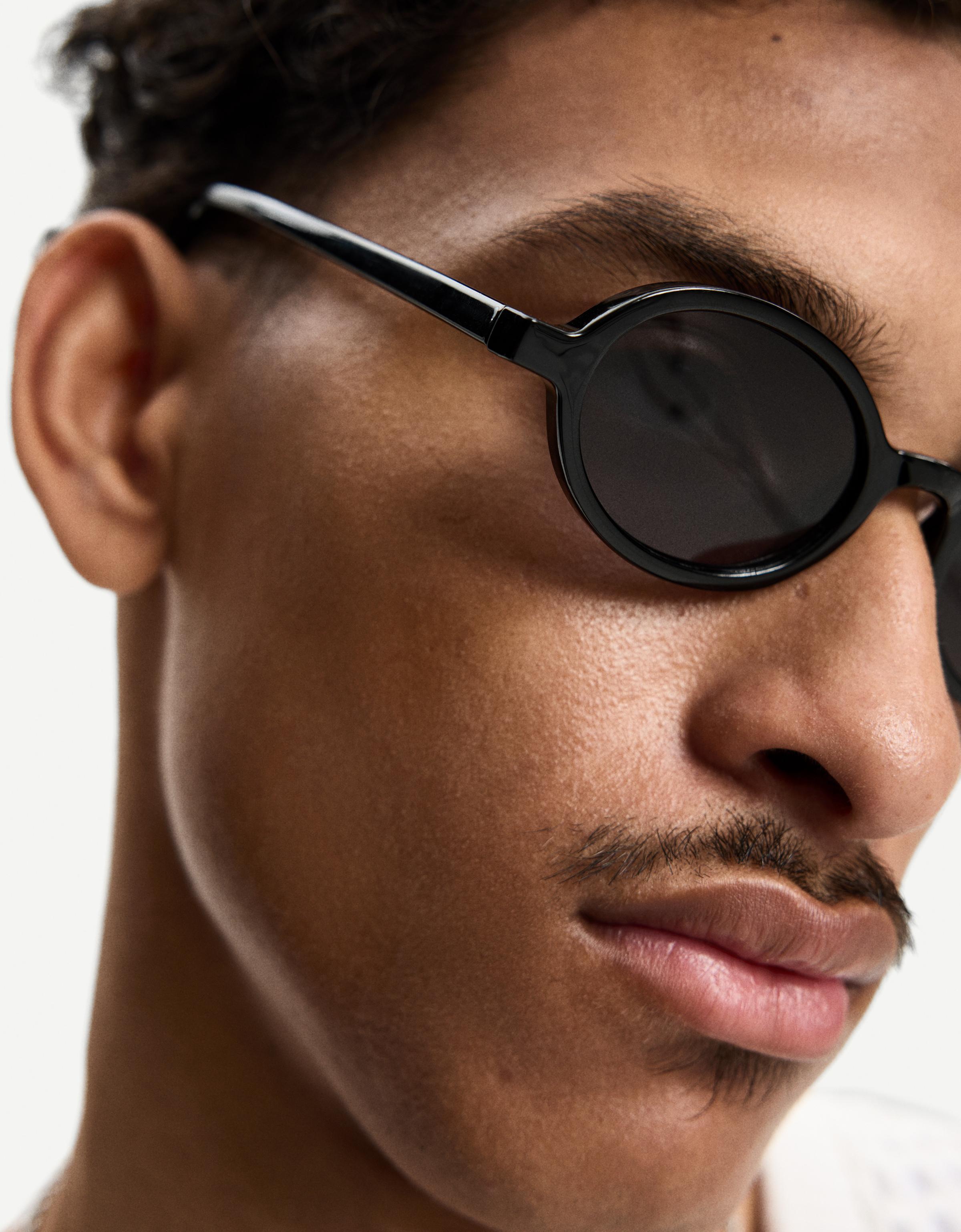 Bershka Sonnenbrille Aus Kunststoff Herren Schwarz