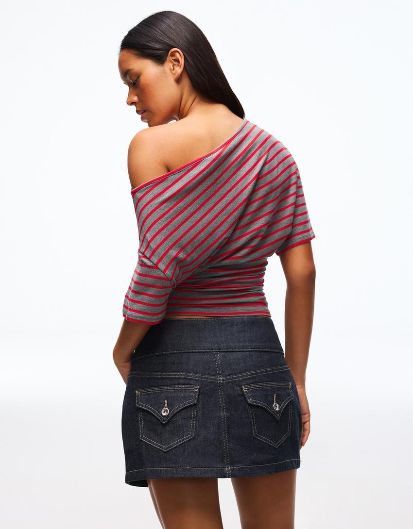 Asymmetric short sleeve T-shirt-Red