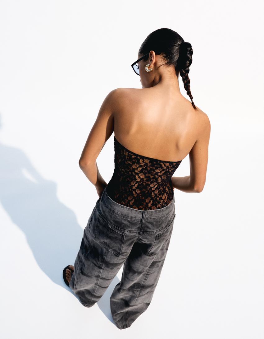 Kanten body met blote schouders
