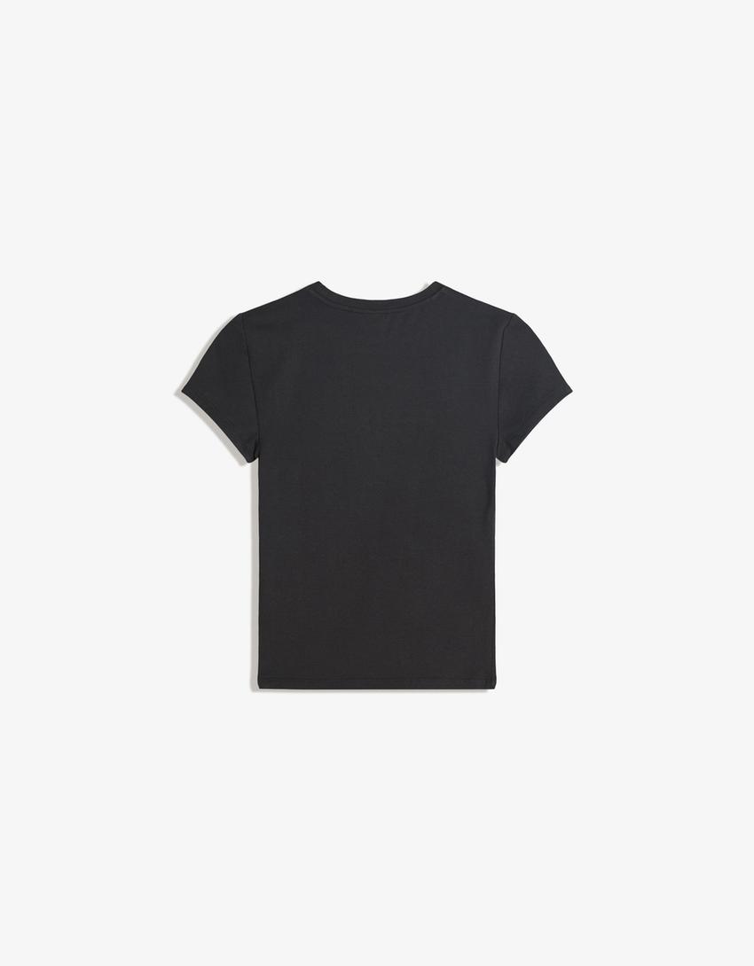 T-shirt Shin Chan manga curta estampado-Preto-1