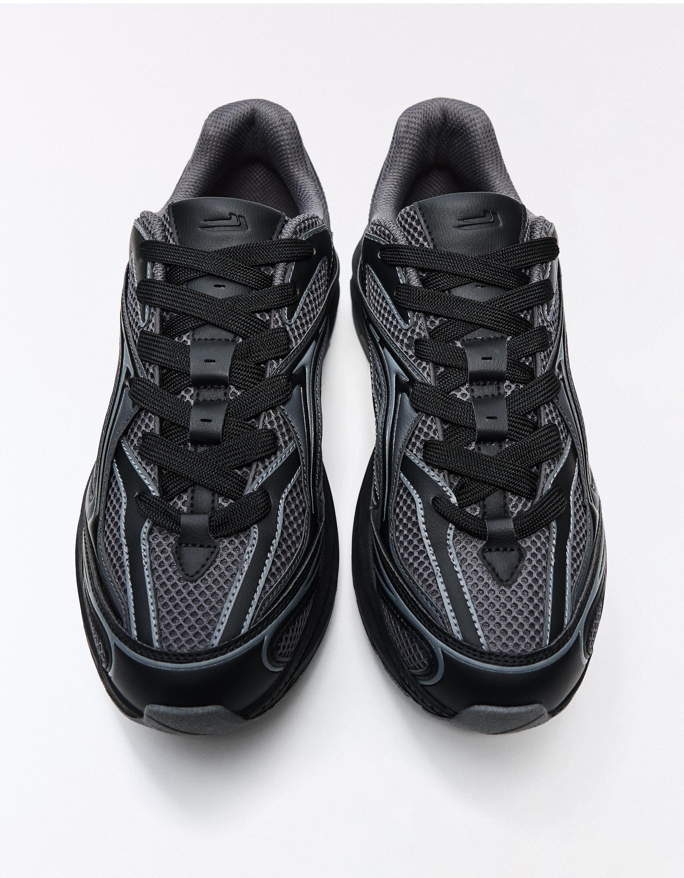 Chunky sole trainers — BLACK