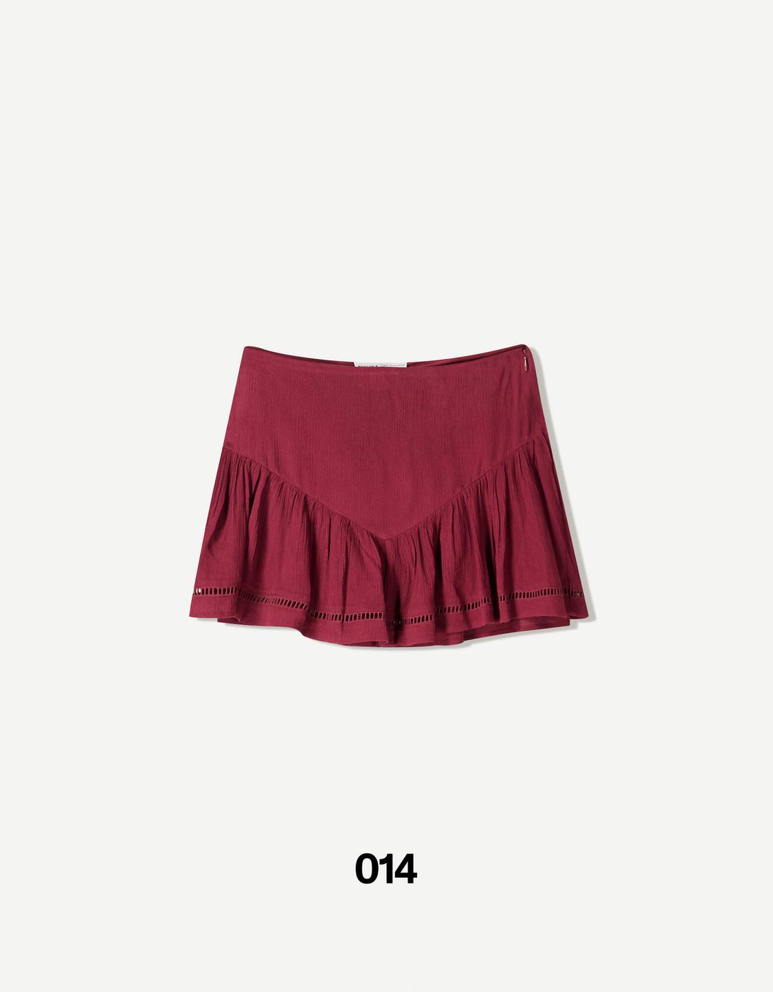 Textured mini skirt