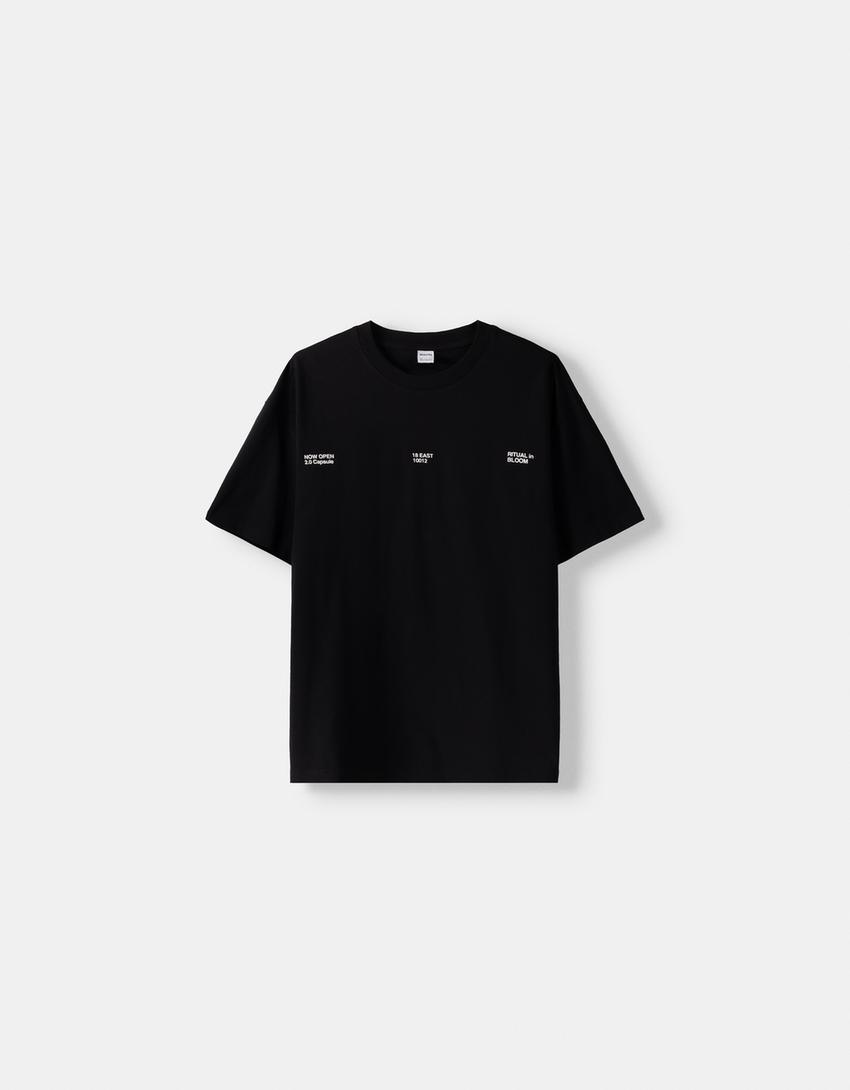 T-shirt manga curta boxy estampado-Preto-4
