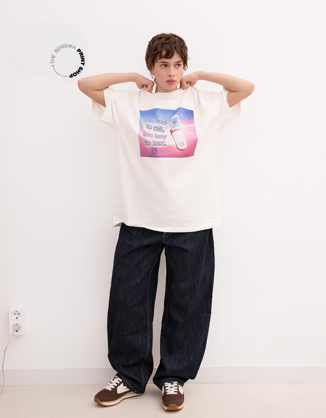 Oversize-T-Shirt Bershka Wearable Art mit kurzen Ärmeln