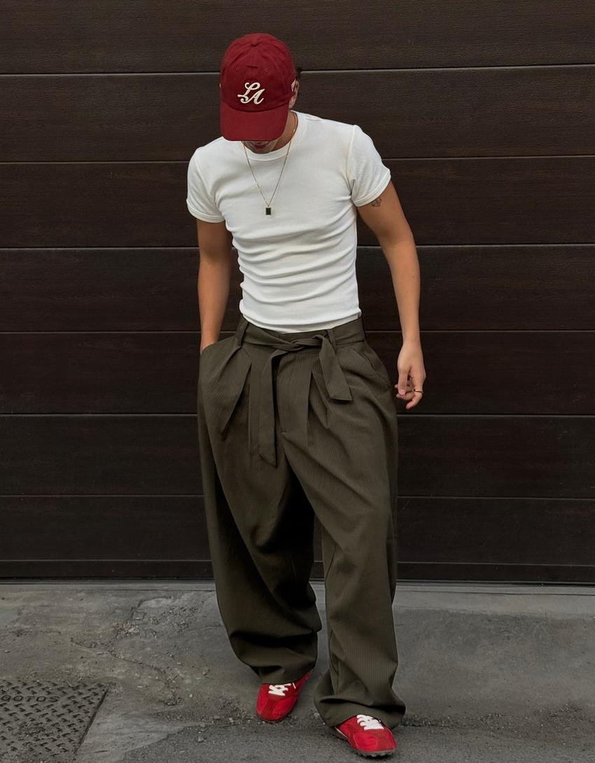Pantaloni barrel con pinces e cintura-Kaki