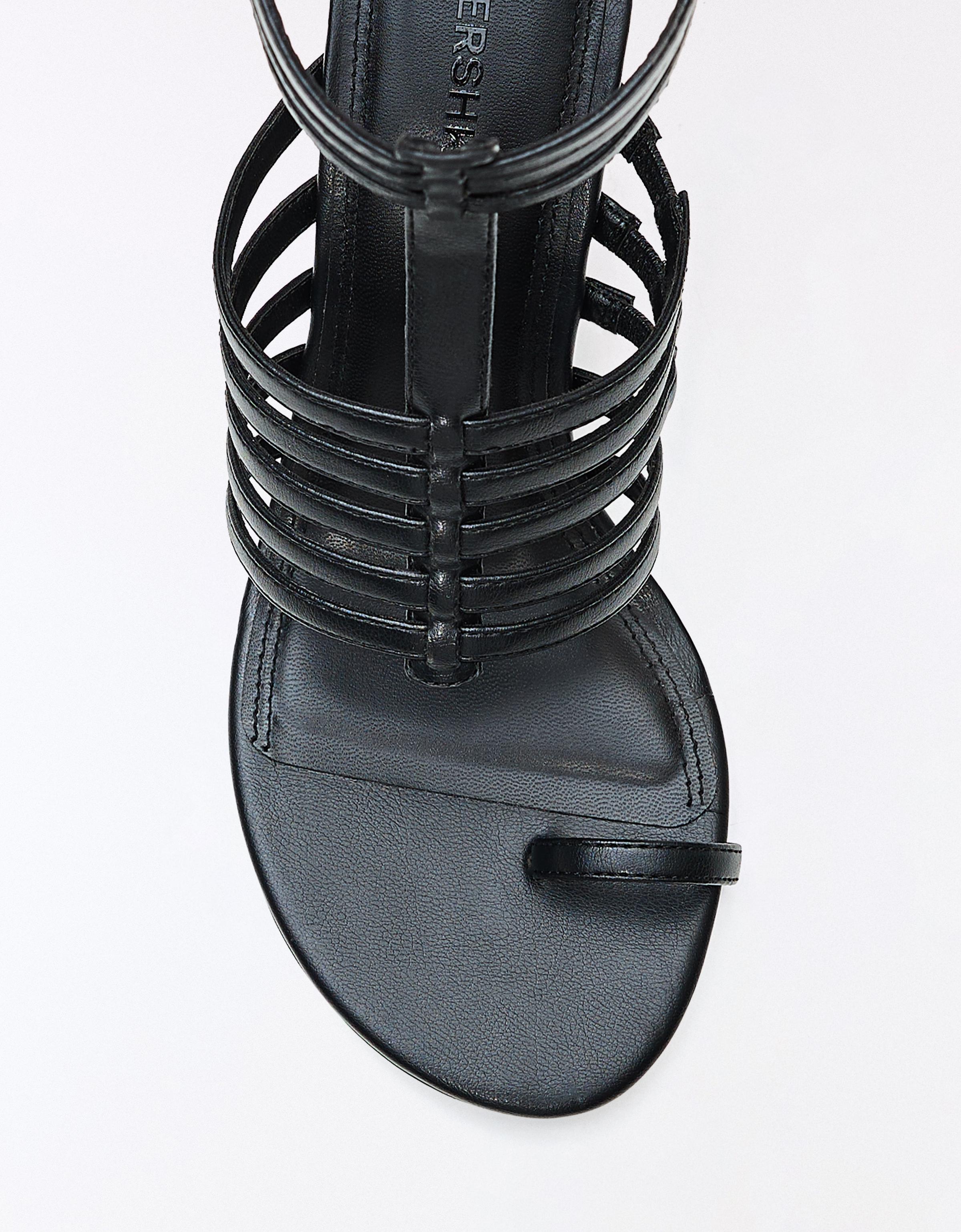 MULTI-STRAP WEDGE SANDALS — BLACK