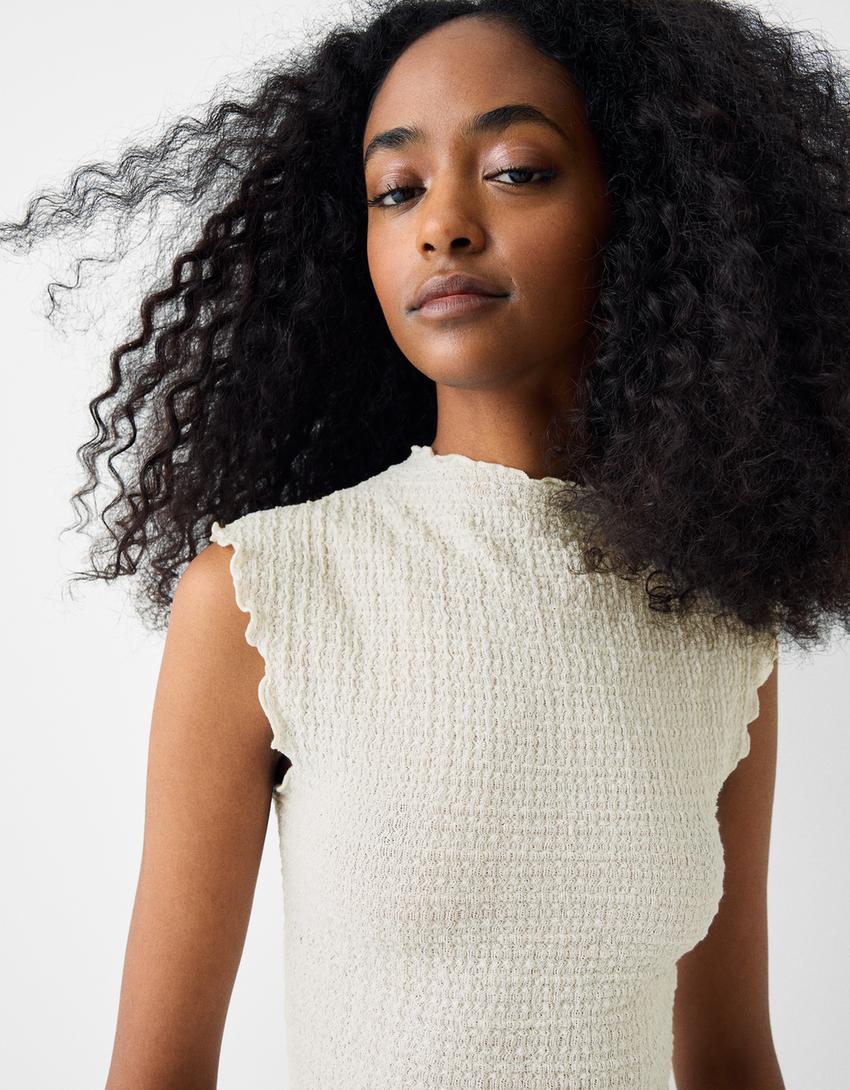 توب بغرزة الوافل وبدون أكمام-كريمي-2