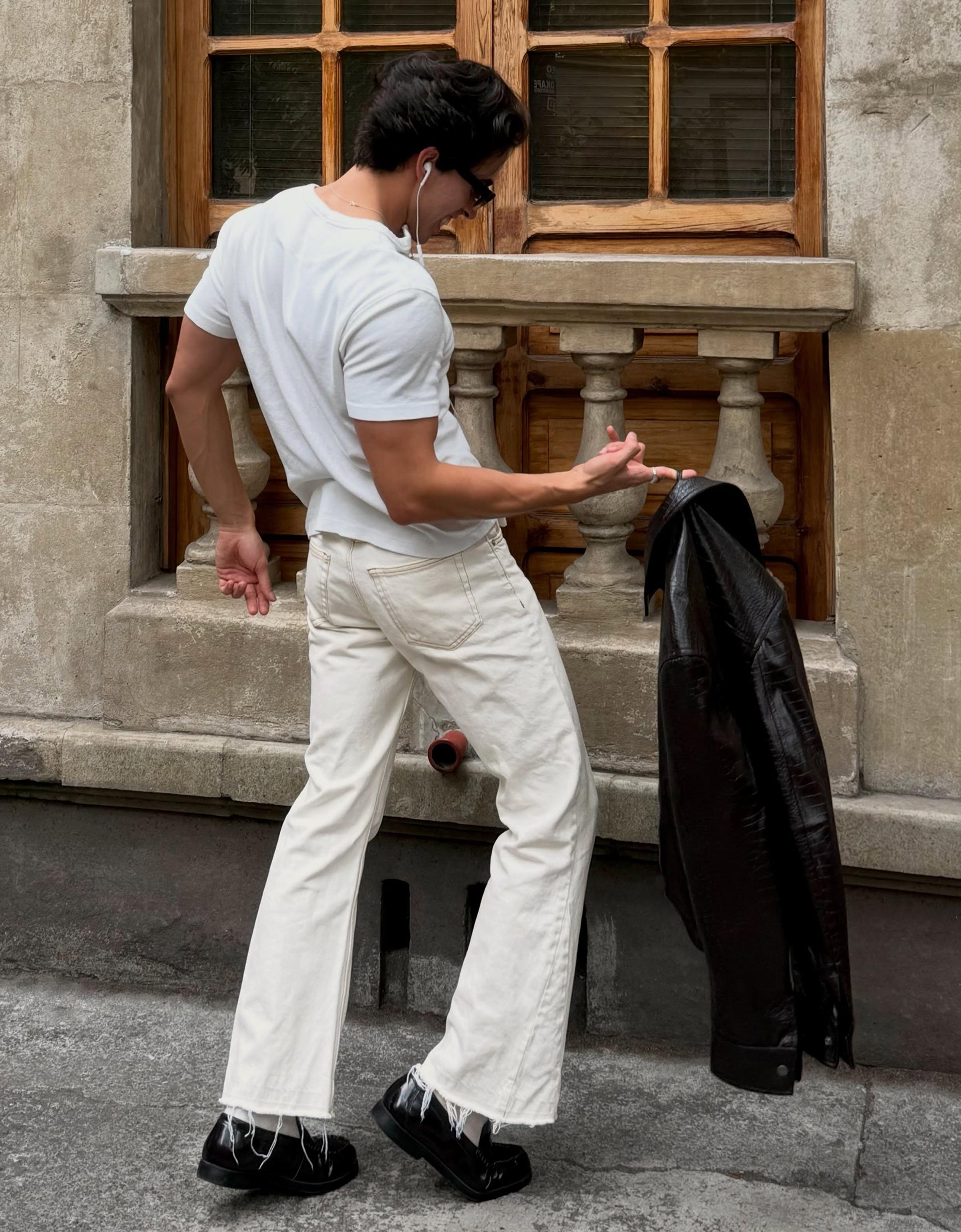 Straight-fit flared jeans — Cream