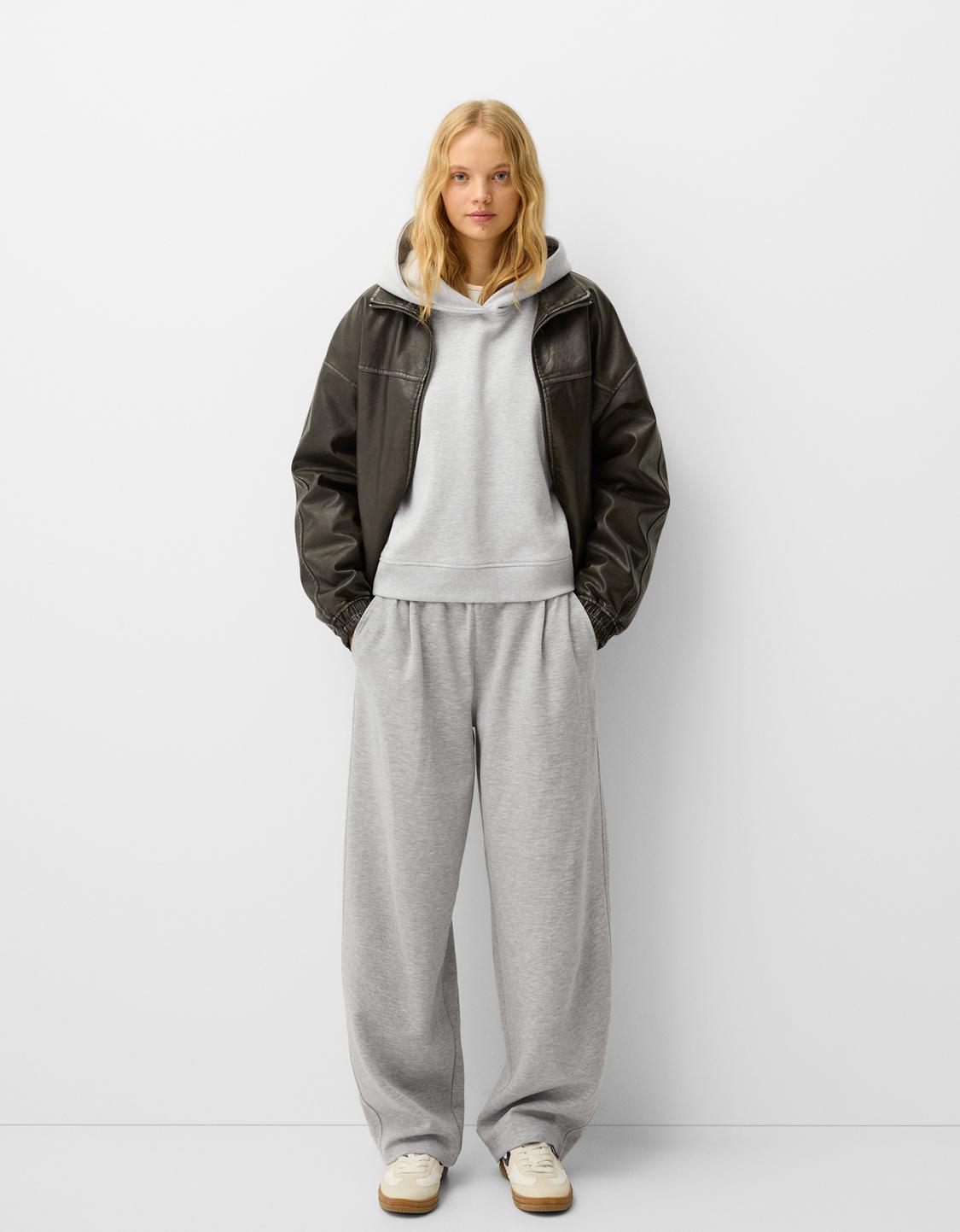 Balloon fit plush trousers with darts