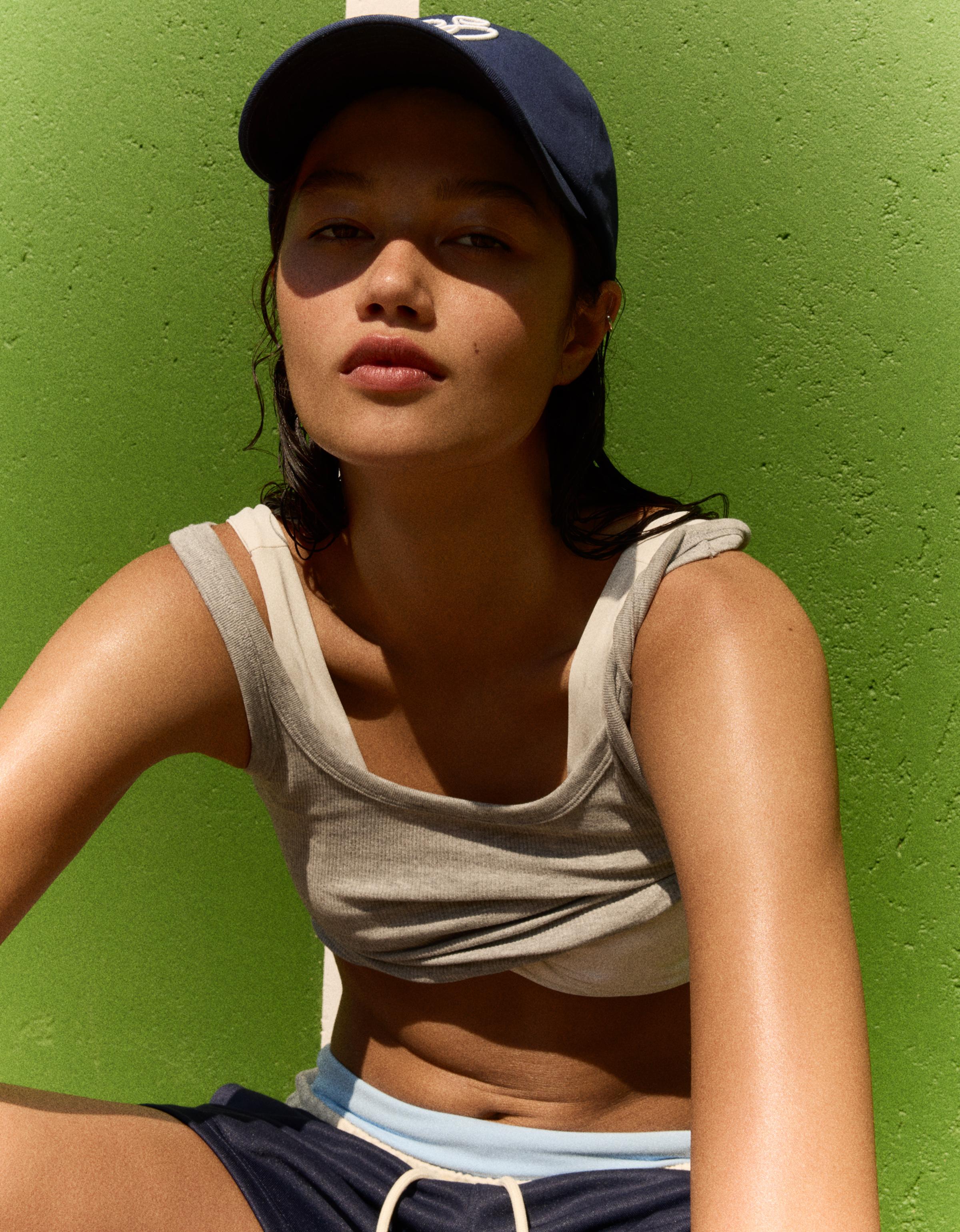 Embroidered cap — Navy