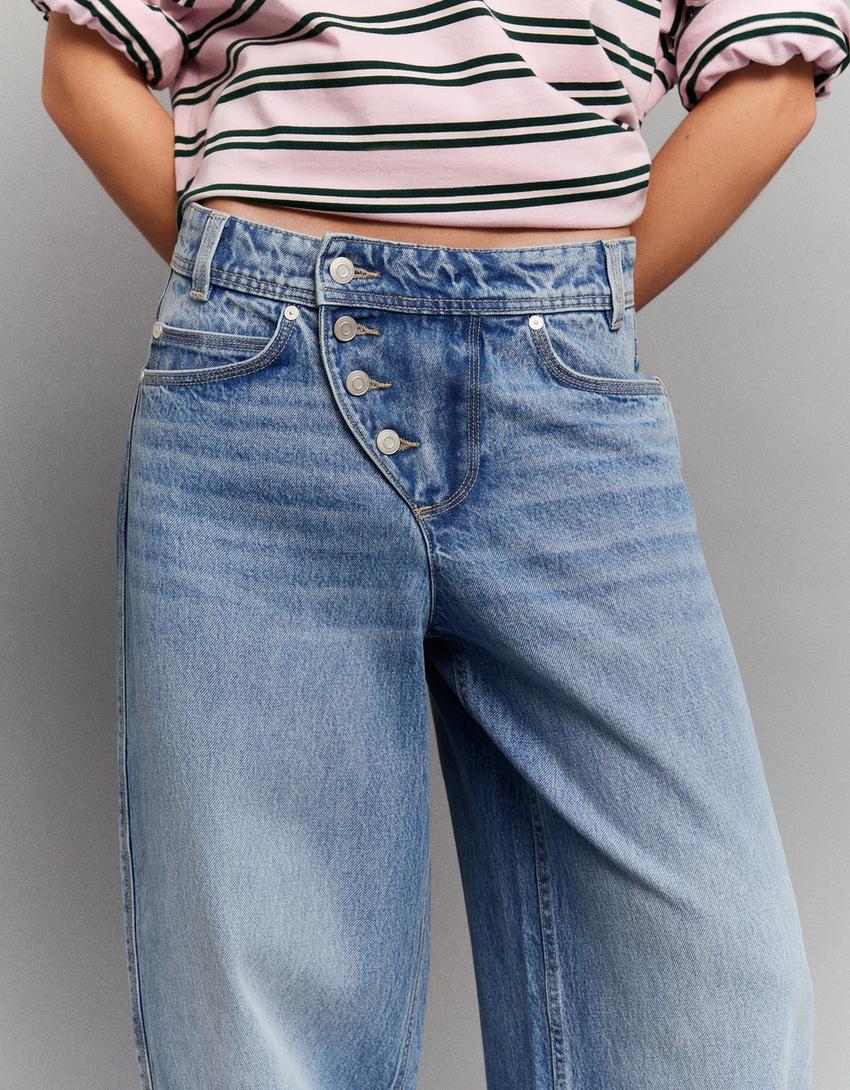 Düşük bel, önü düğmeli, geniş paça barrel jean - Görsel 4