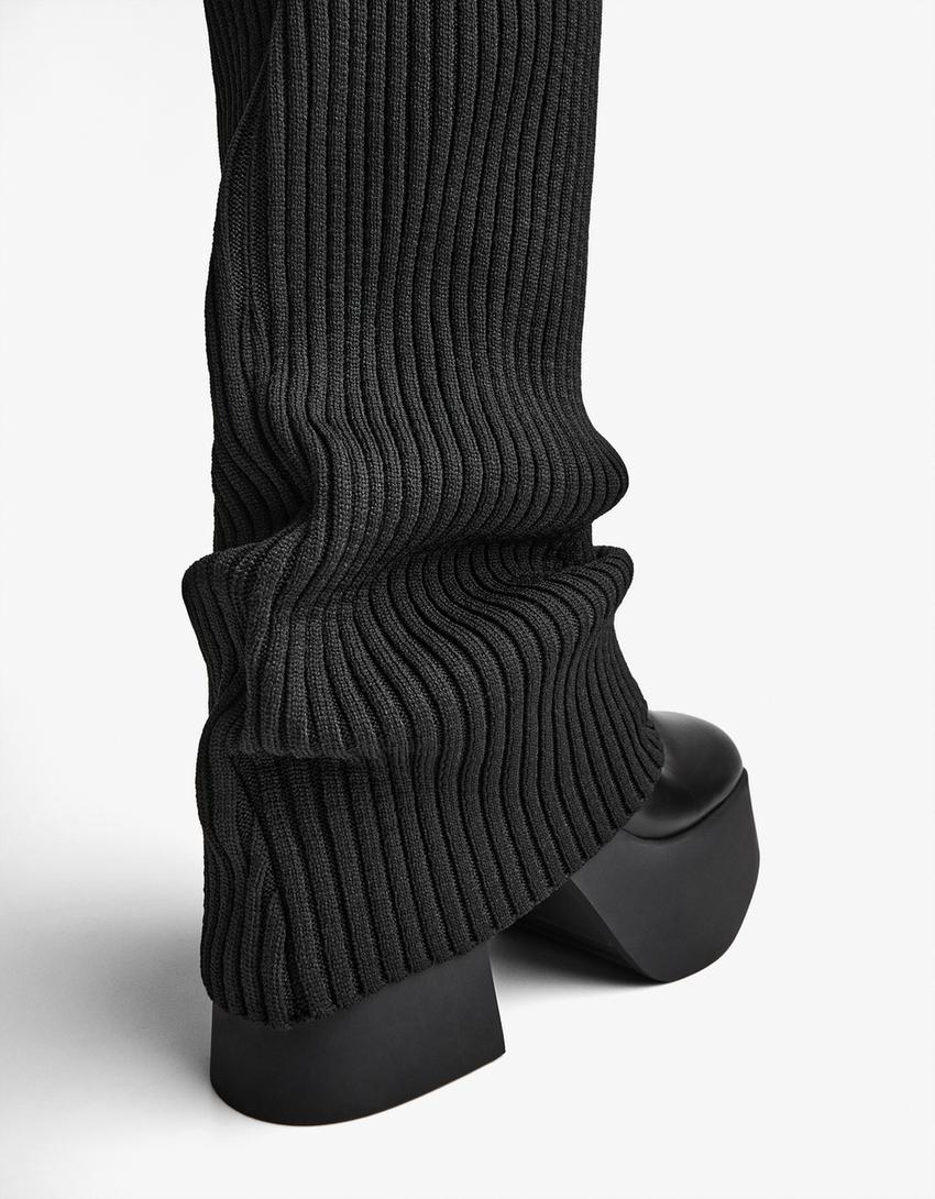 Plateau-Absatzstiefel im Sock-Boots-Stil-Schwarz