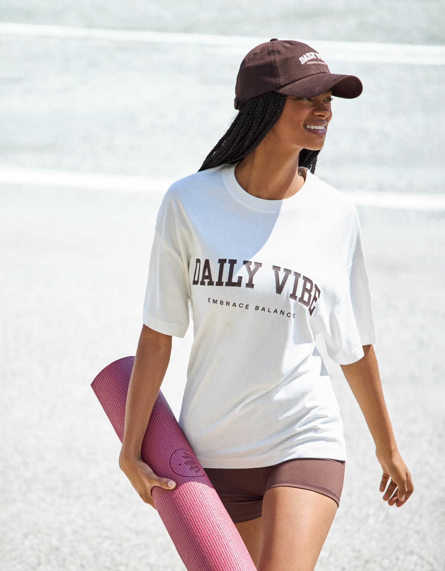 Bershka koszulka z krótkim rękawem i nadrukiem kremowy