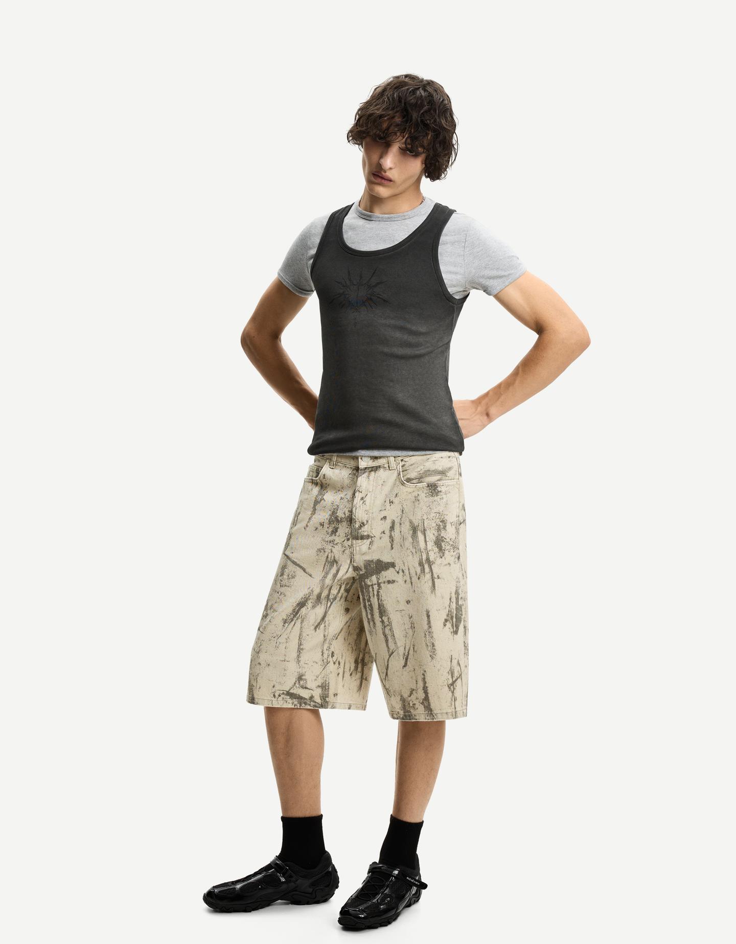 Bershka bermudy o kroju baggy z nadrukiem zielony