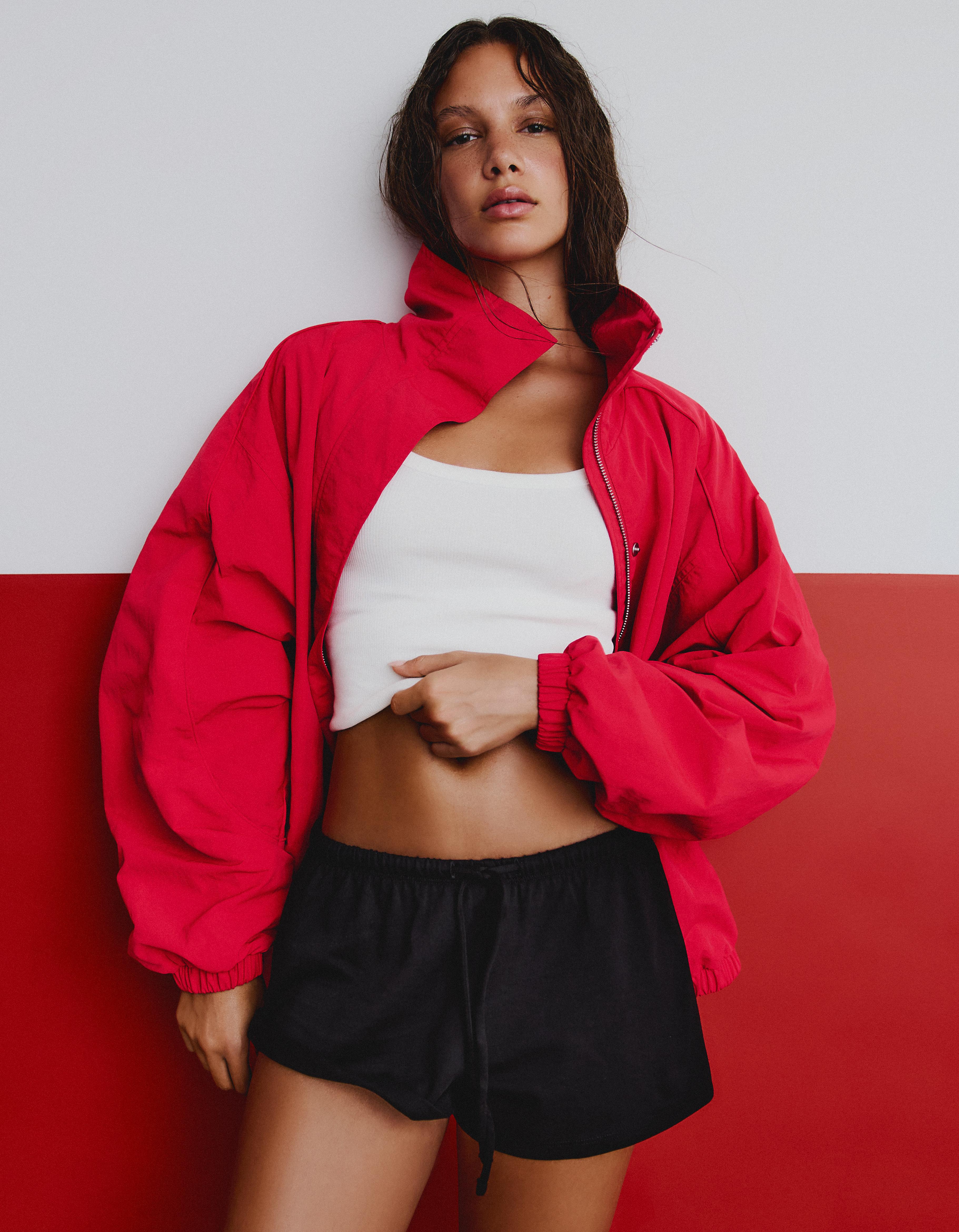 Bershka Cazadora Nylon Oversize Manga Murciélago Mujer Rojo