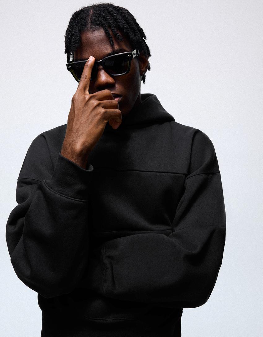 Hoodie mit Kapuze-Schwarz