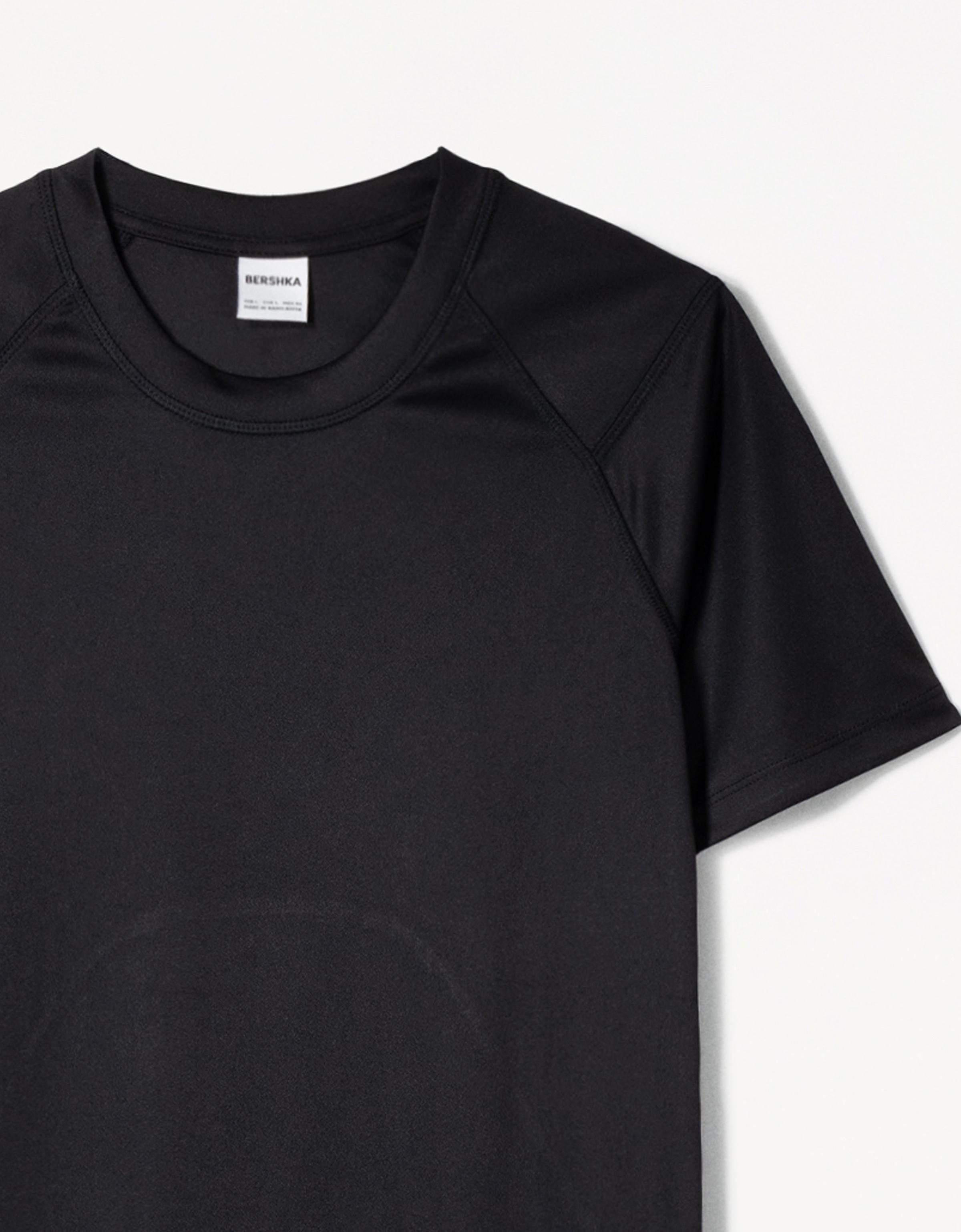 Bershka T-Shirt Im Slim-Fit Mit Kurzen Ärmeln Herren L Schwarz