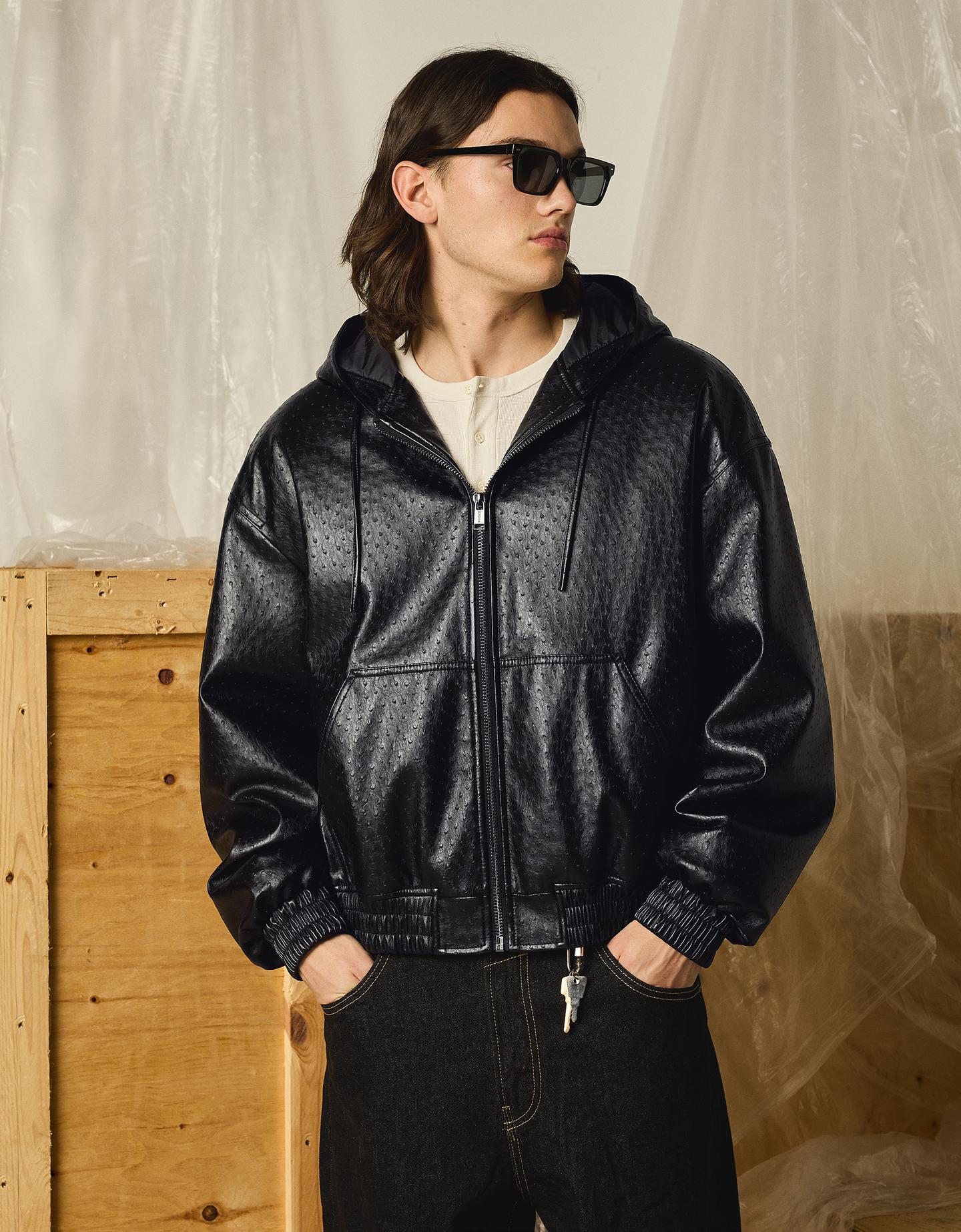 Bershka kurtka z kapturem ze sztucznej skóry czarny
