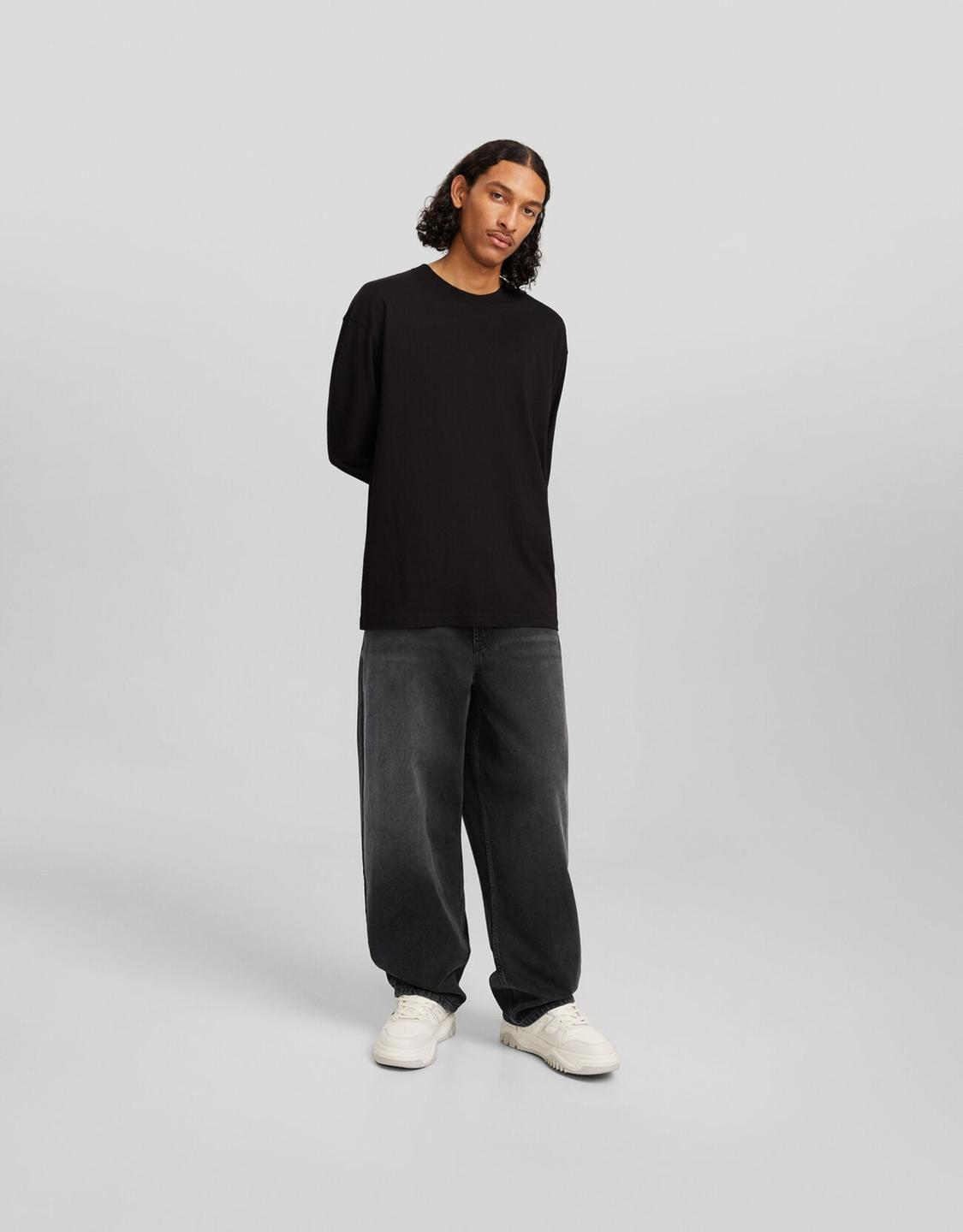 Faded-effect skater fit jeans