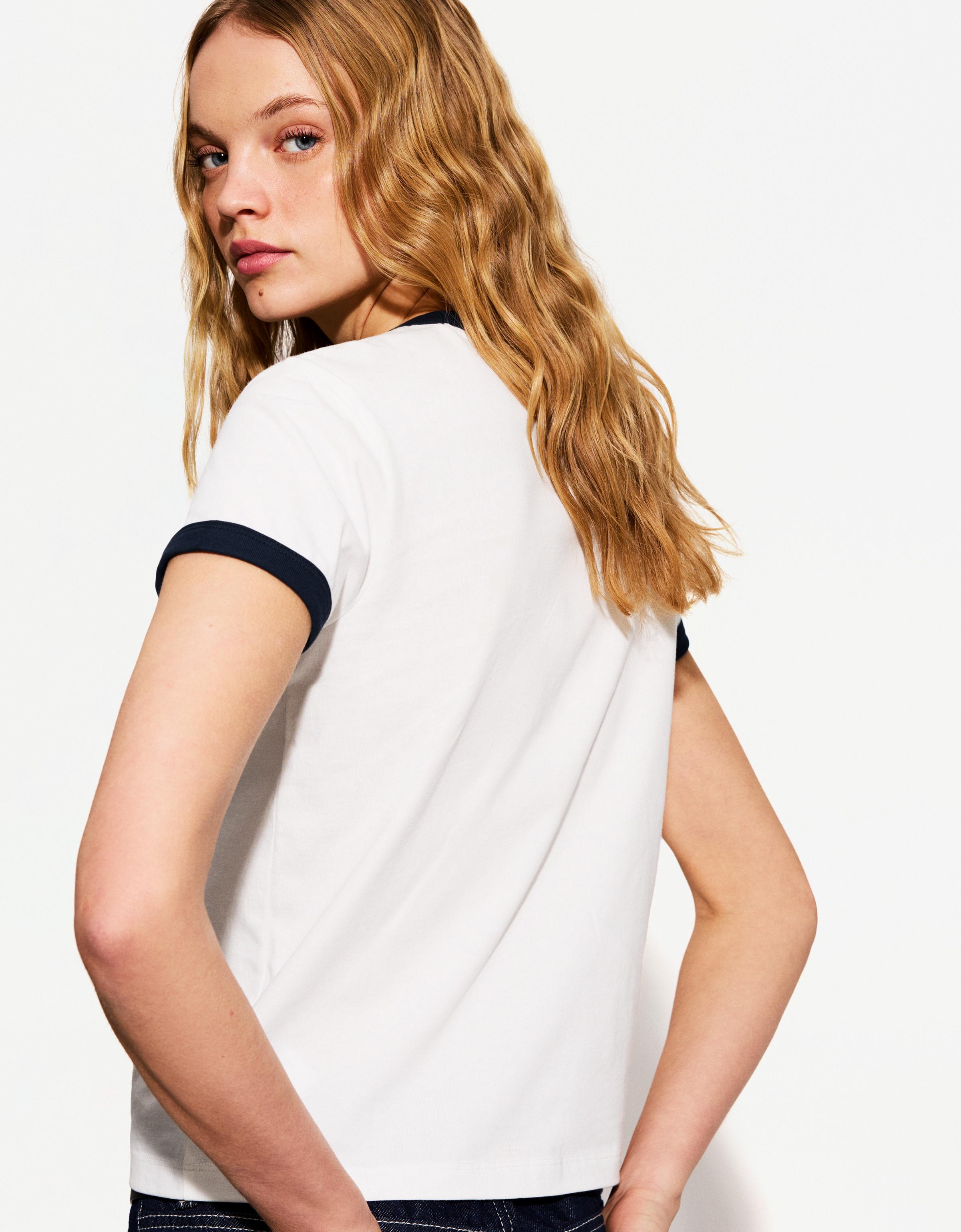 Short sleeve T-shirt with contrast print - T-shirts - BSK