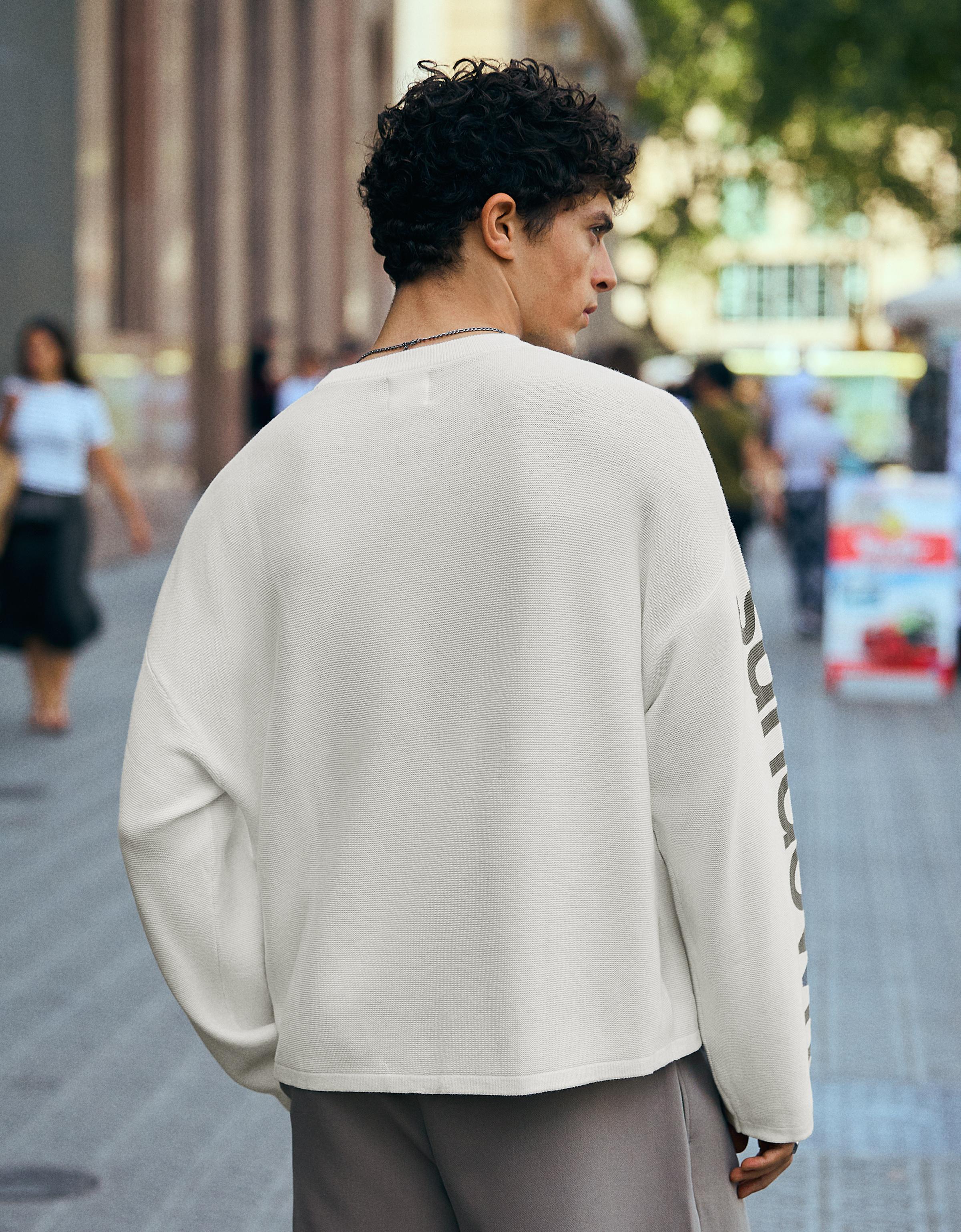 Bershka Dokulu baskılı kazak görsel 5