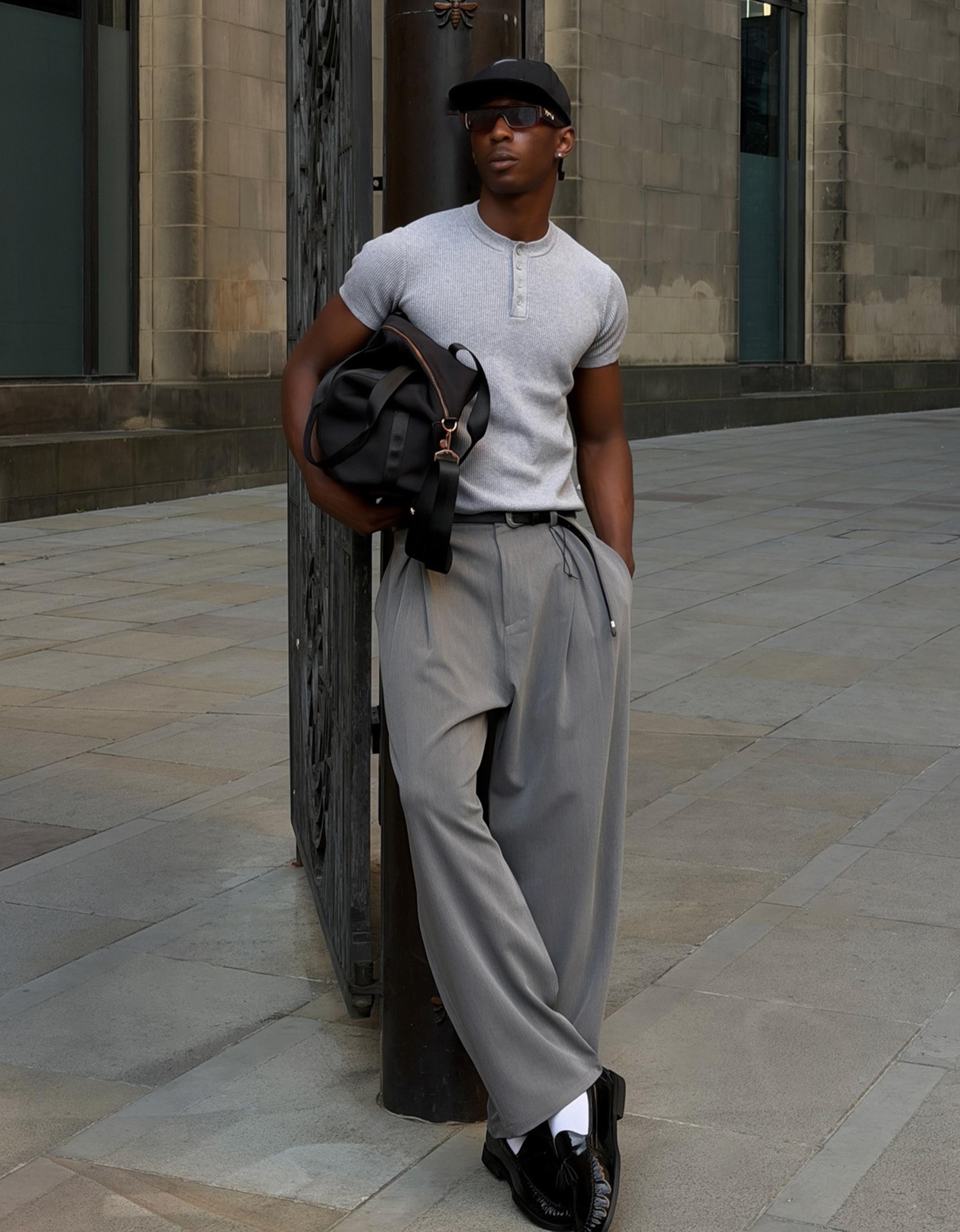 Pleated baggy trousers — Grey