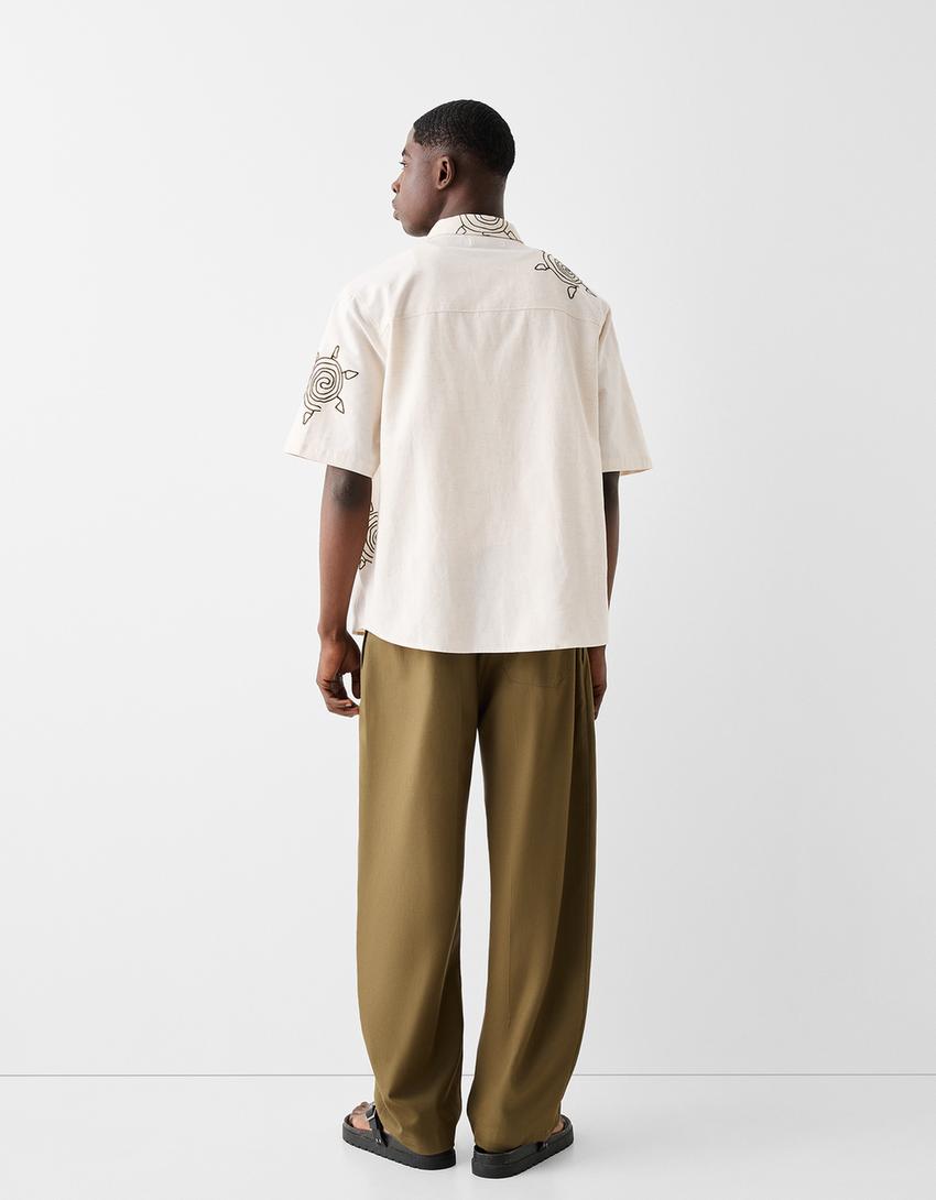 Риза в рустикален стил с къс ръкав и бродерия-Пясъчен цвят-1