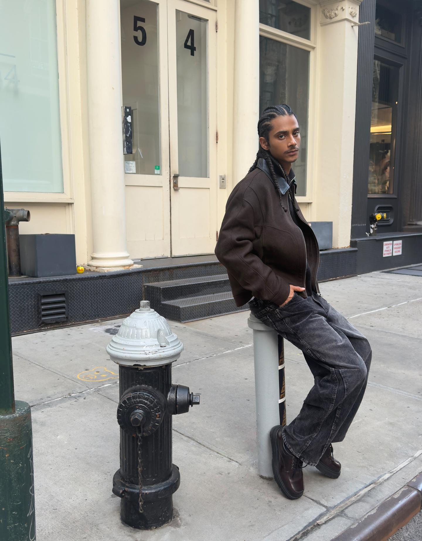 Bershka spodnie o kroju super baggy z sztruksu ciemnoszary