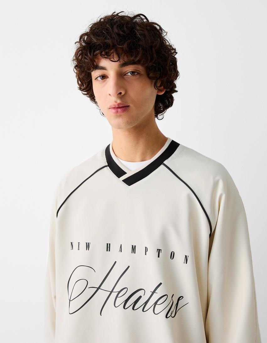 سويت شيرت بطبعة-أبيض مطفي-2