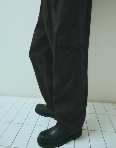 Baggy cargo trousers — Black 3
