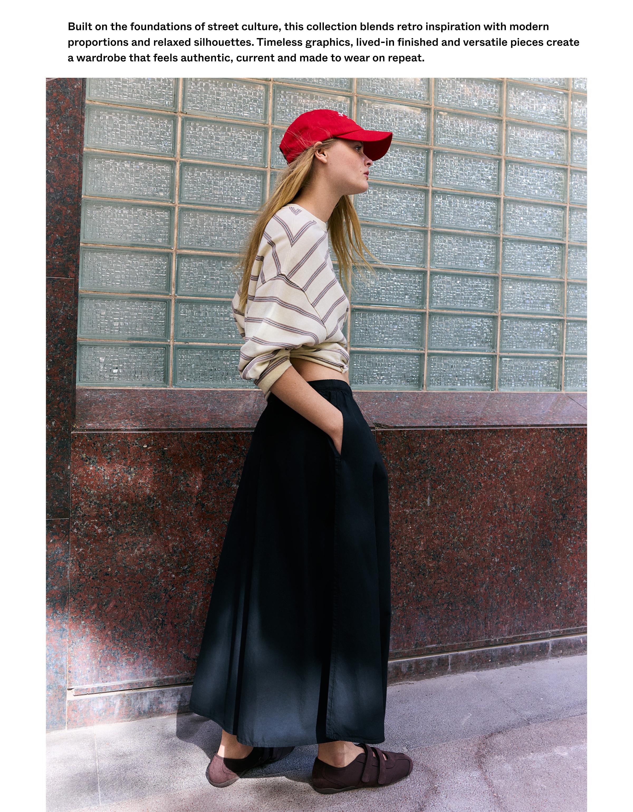 Elasticated waist midi skirt — Black