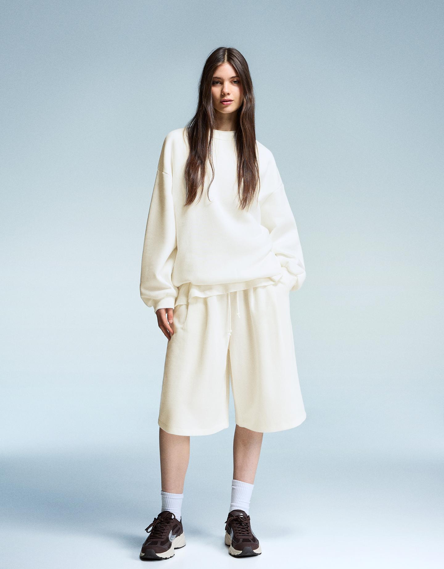 Bershka bluza oversize z kieszeniami biały złamany