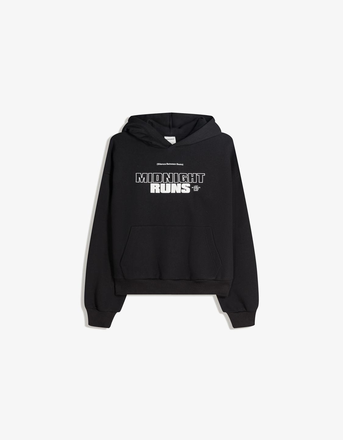 Bluza z kapturem i nadrukiem