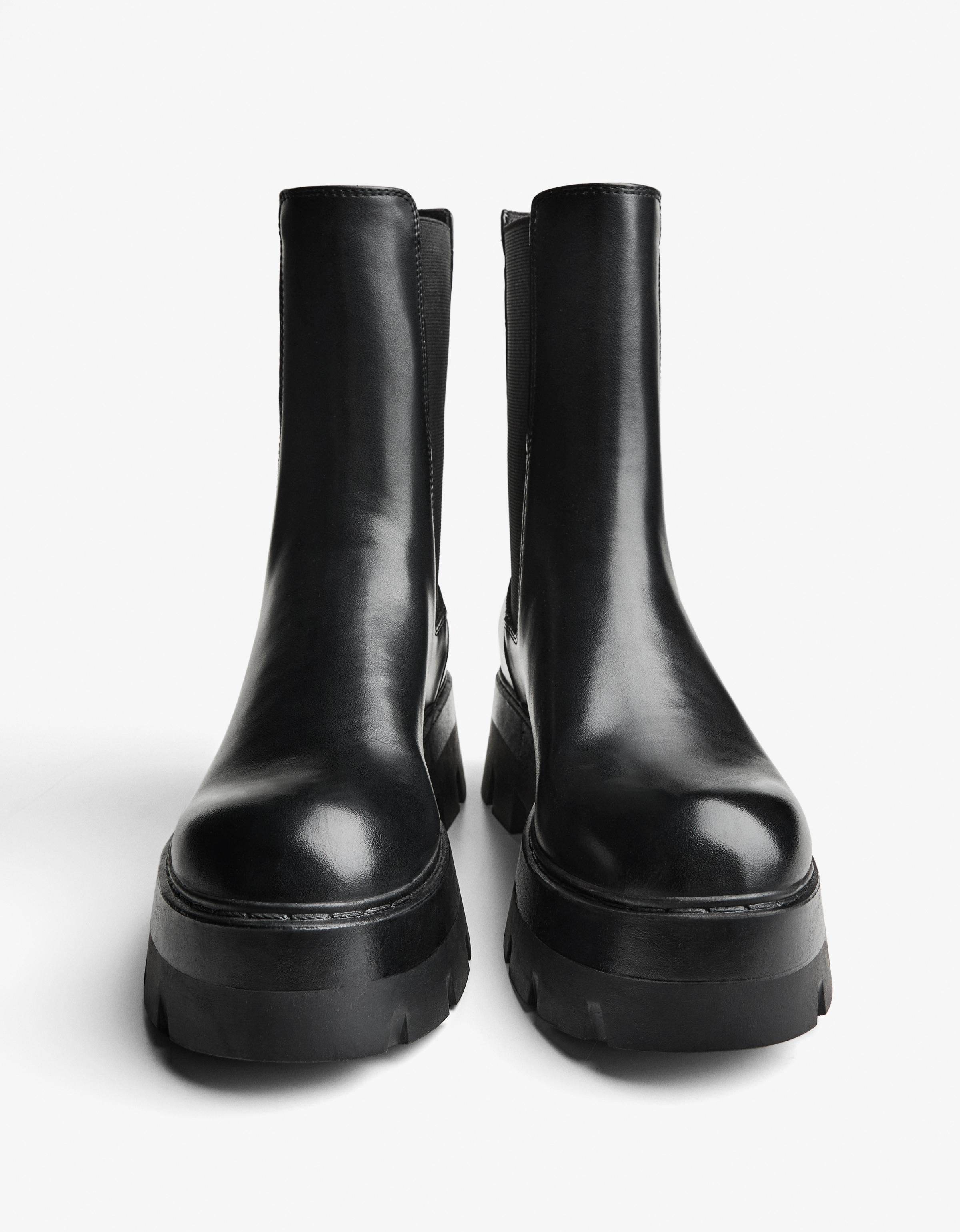 0401です Ankle boots with elastic detail - Shoes - Women | Bershka