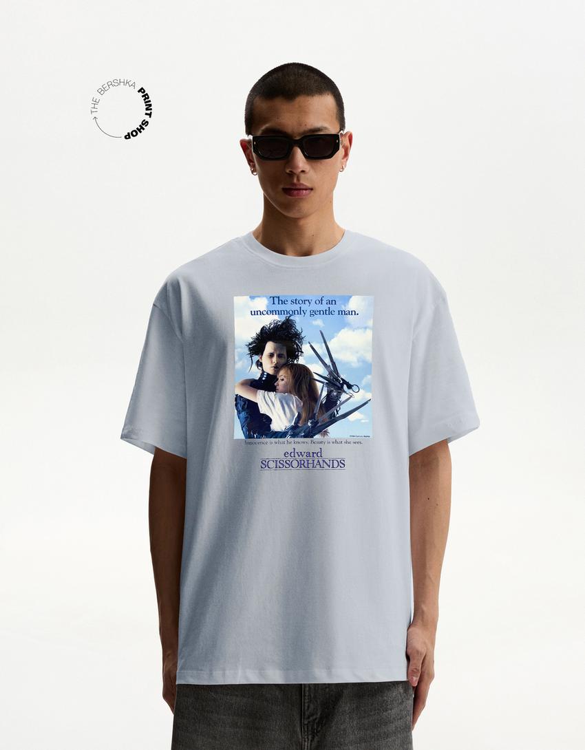 Krekliņš ‘Edward Scissorhands’ ar īsām piedurknēm-Gaiši zils