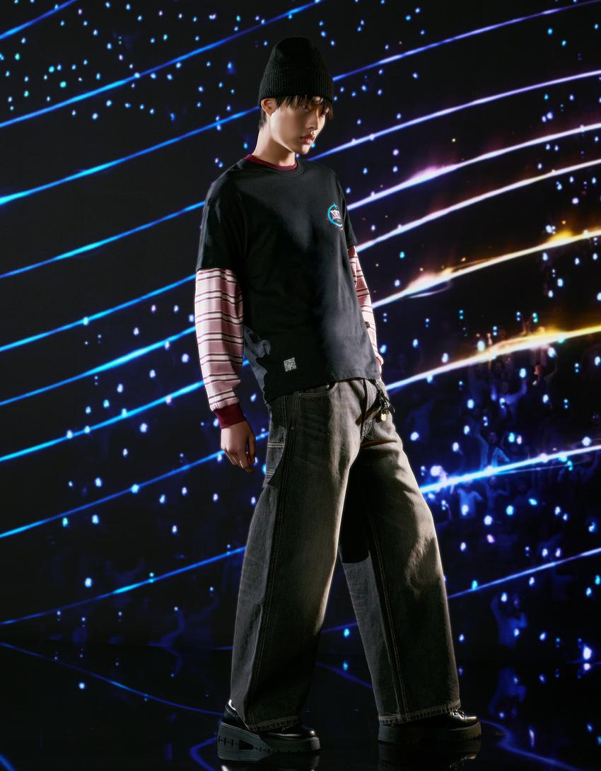 تيشرت KPop Demon Hunters Saja Boys بأكمام قصيرة وطبعة-أسود