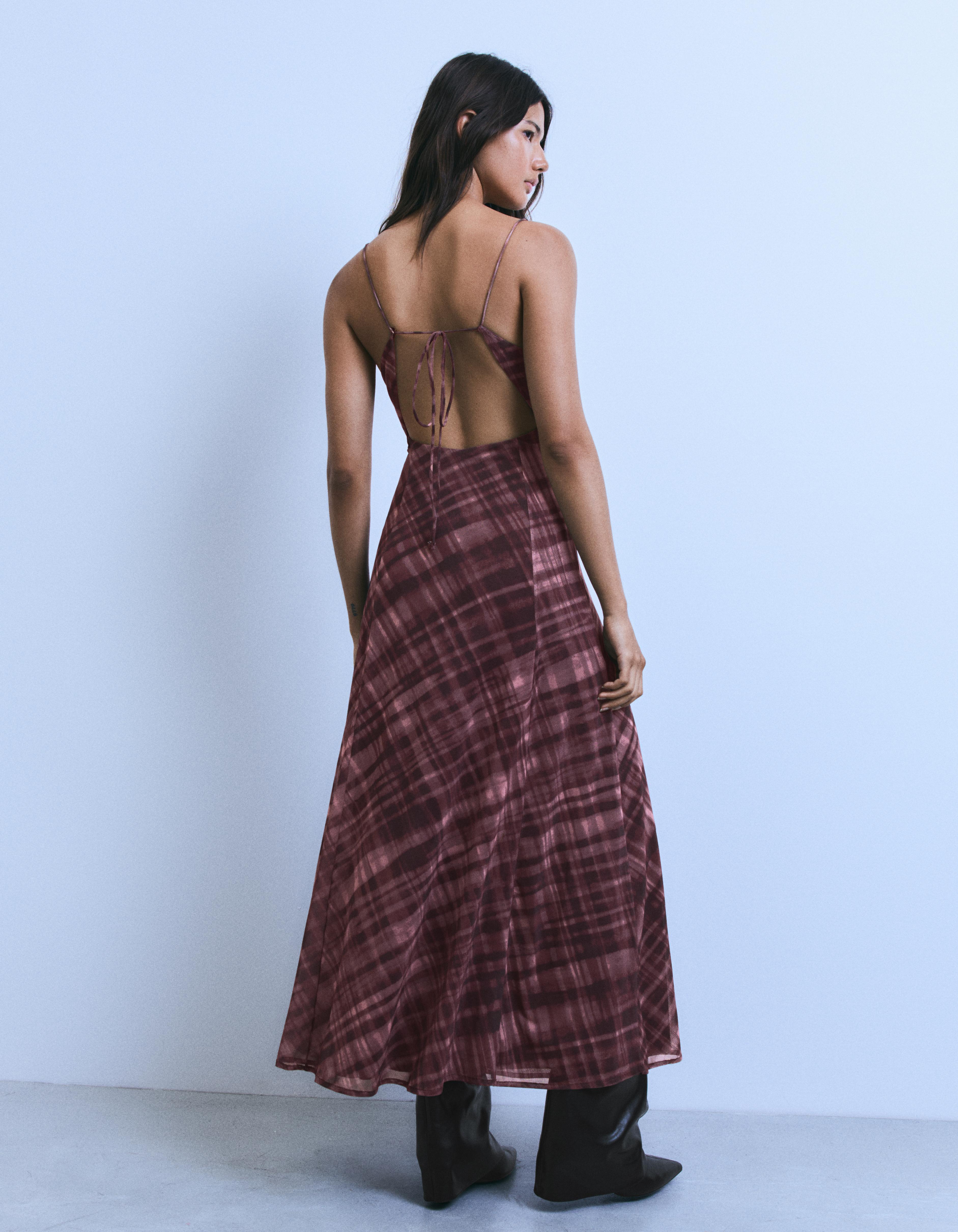 Long tulle strappy dress — Burgundy