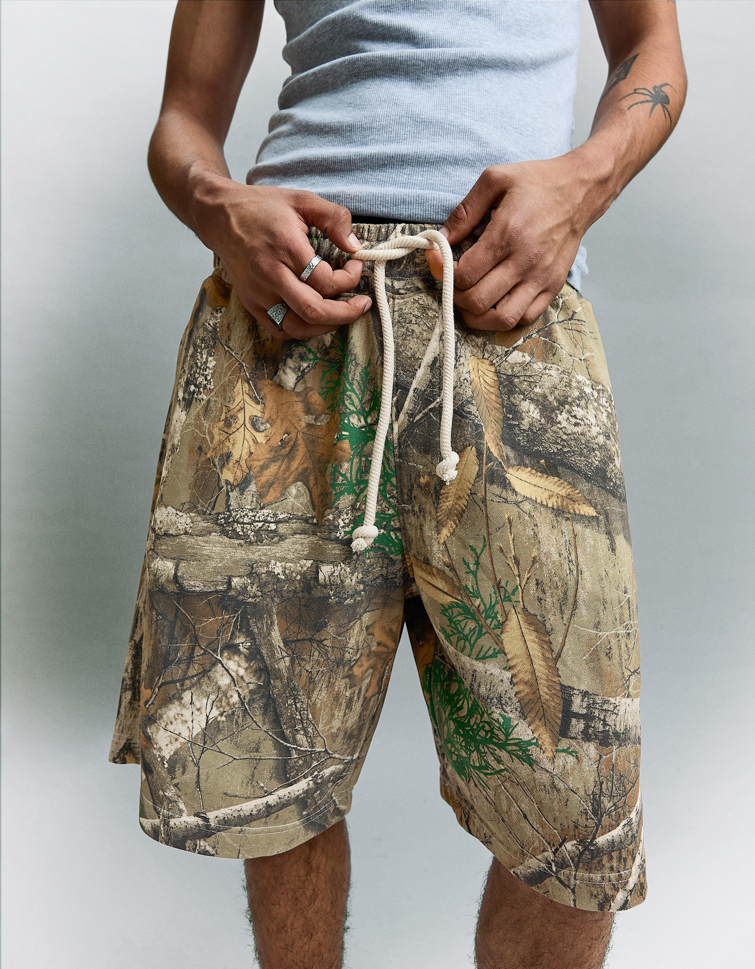 Boxy print Bermuda shorts — Sand