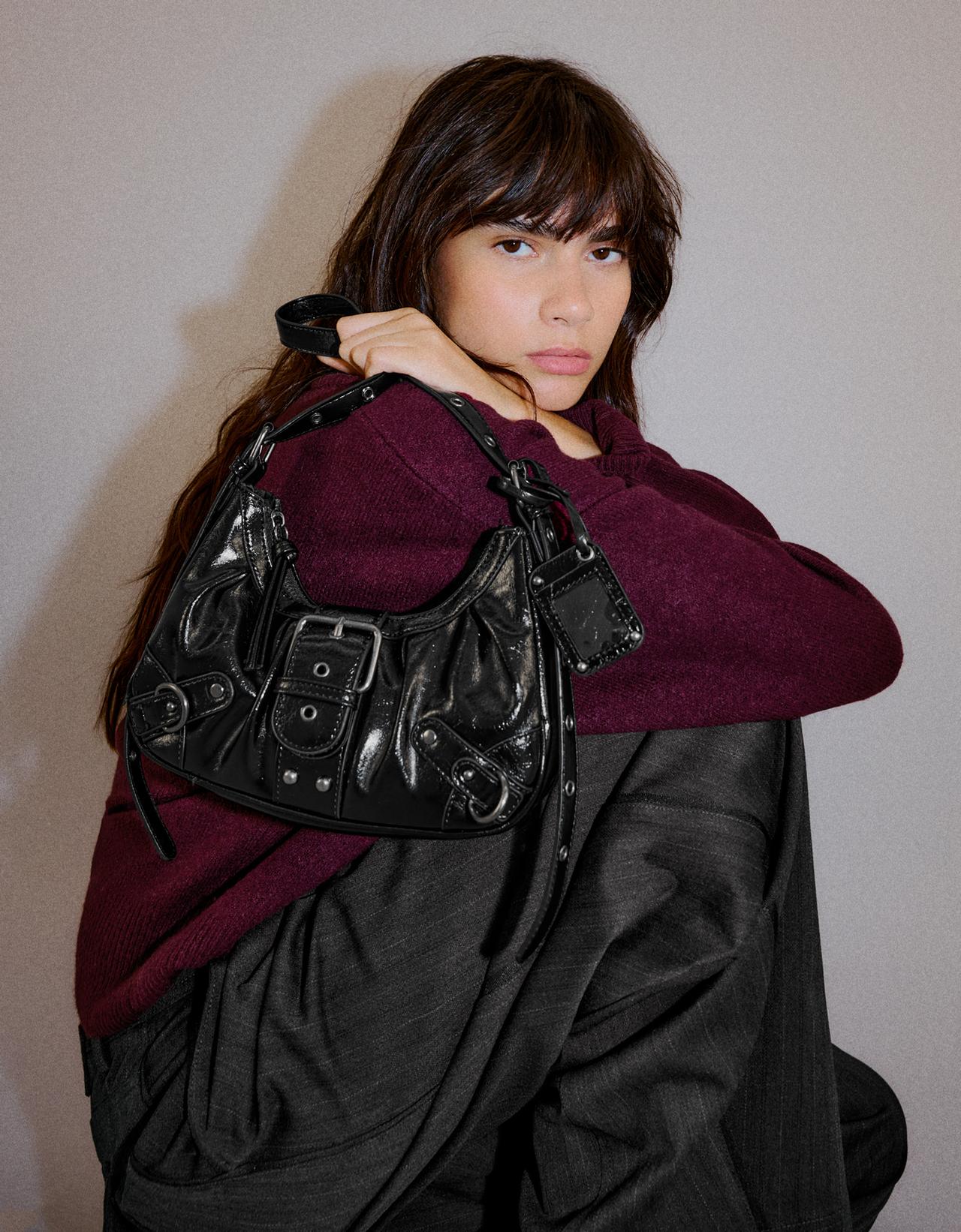 Buckle shoulder bag — Black