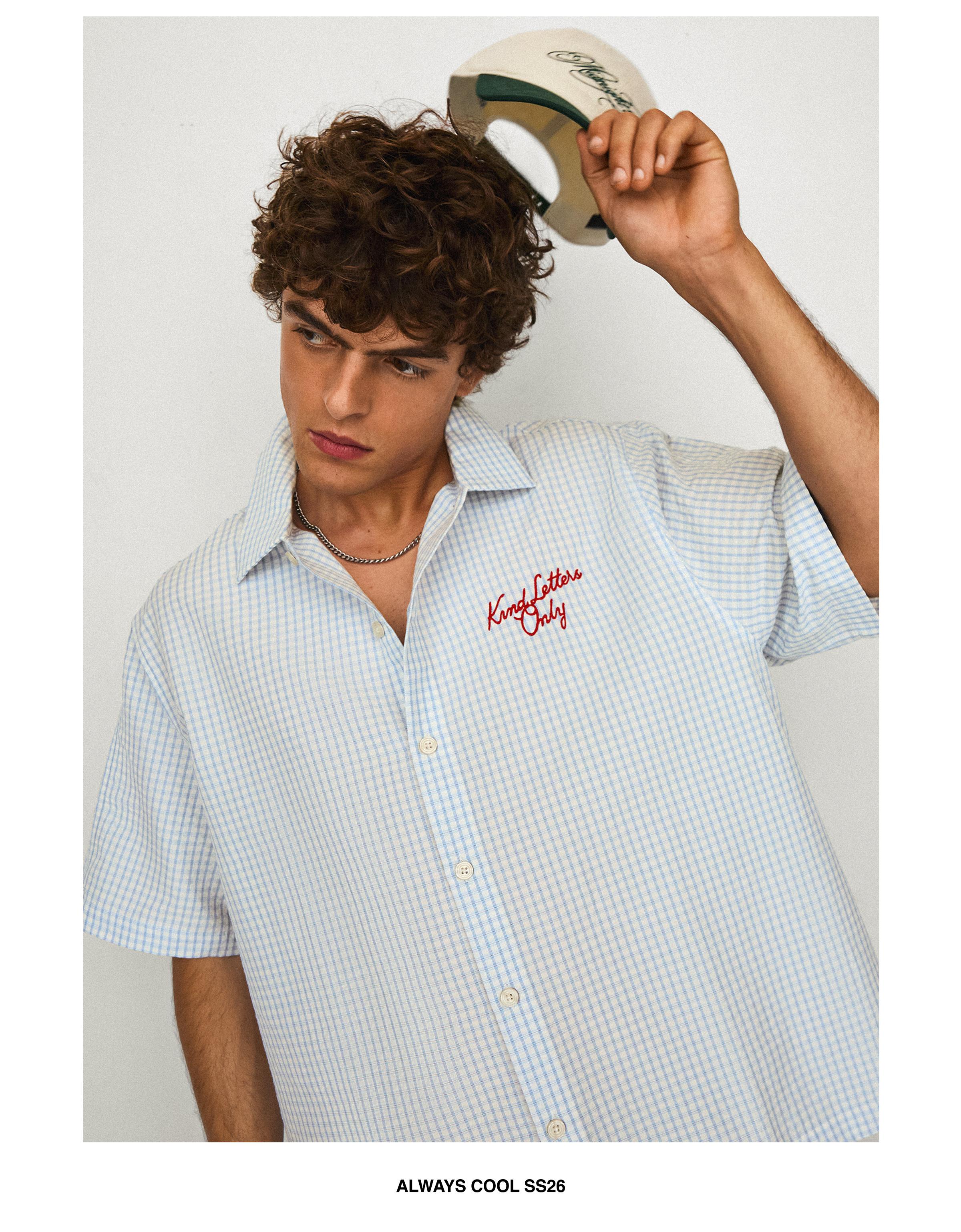 Boxy embroidered short sleeve shirt — Light blue