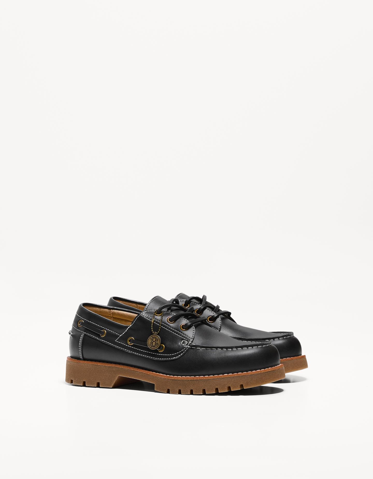 Bershka Mocasín Náutico Detalle Llavero Hombre 39 Negro