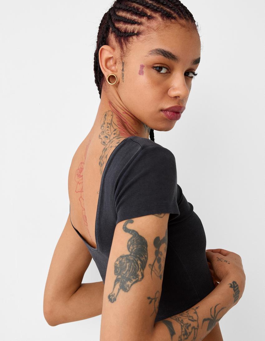 Cropped T-shirt with open back and rhinestones-Dark grey