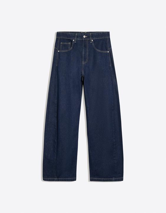 Jeansy o kroju twisted fit