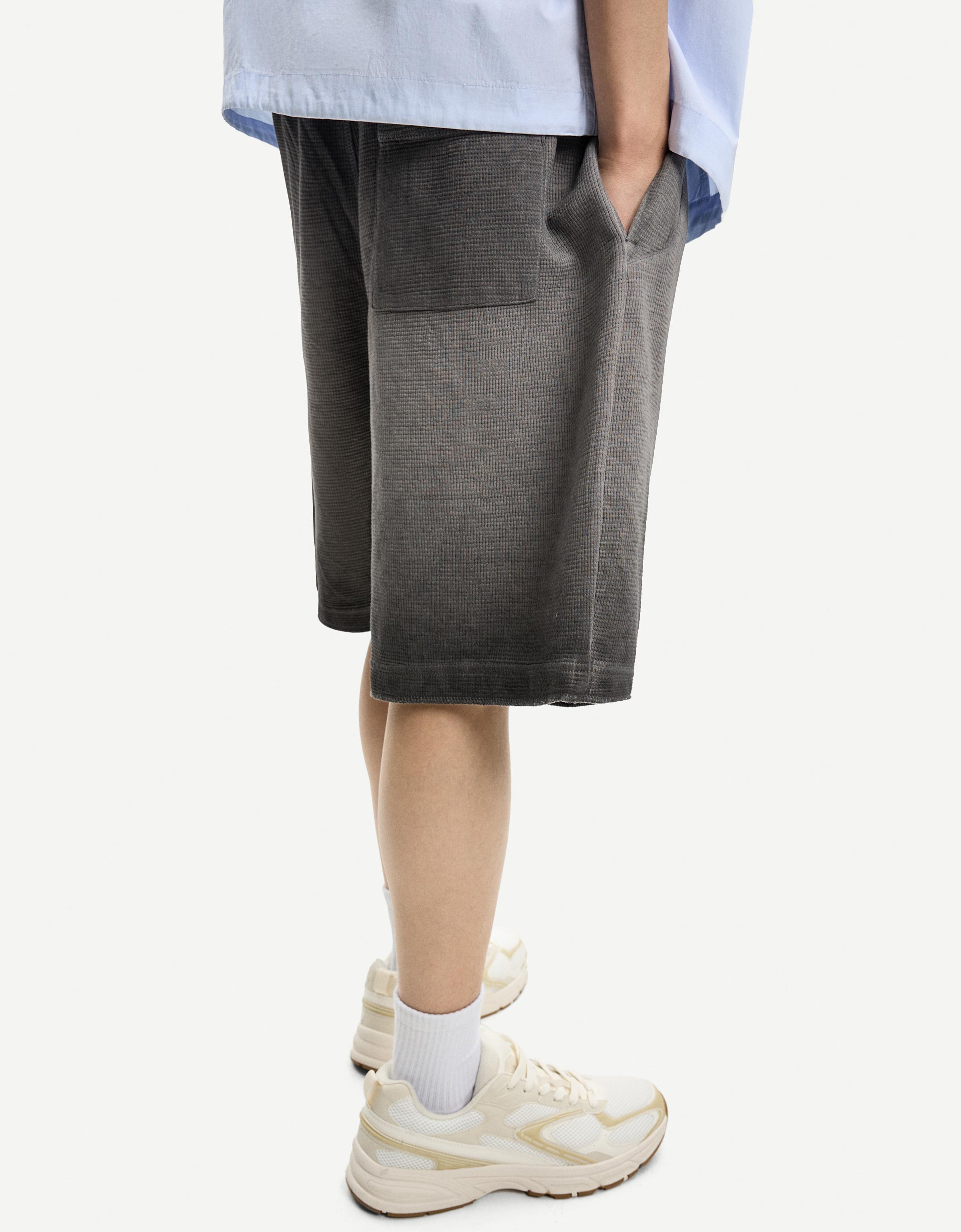 【BERSHKA】FADED - EFFECT WAFFLE ベルシュカ ショートパンツ Faded waffle-knit Bermuda shorts - Shorts and jorts - Men